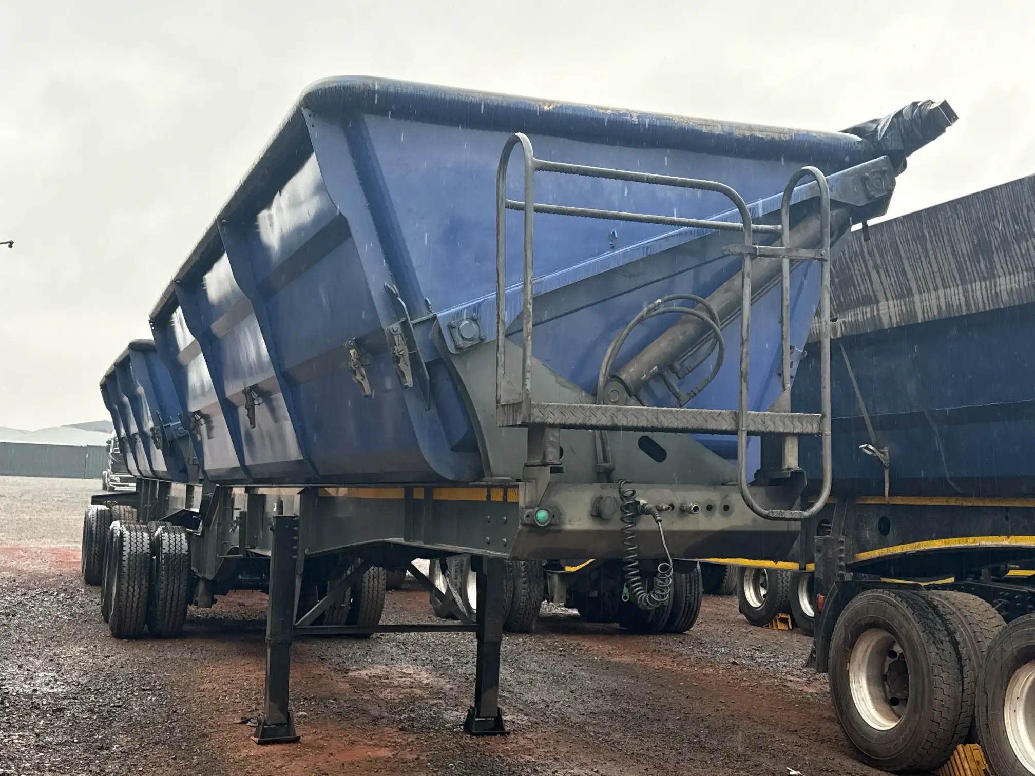 Leader Side tipper