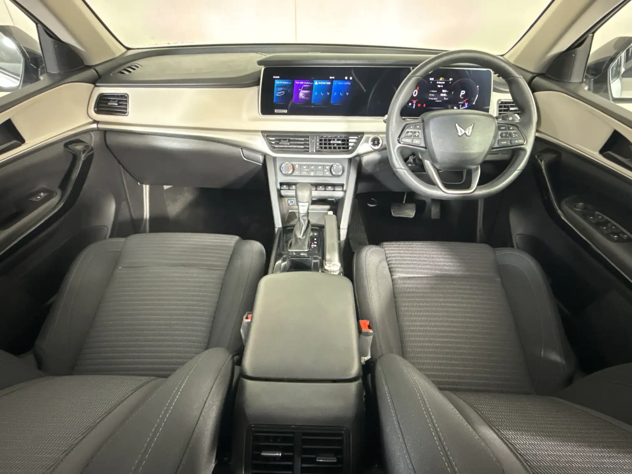 Mahindra XUV 700