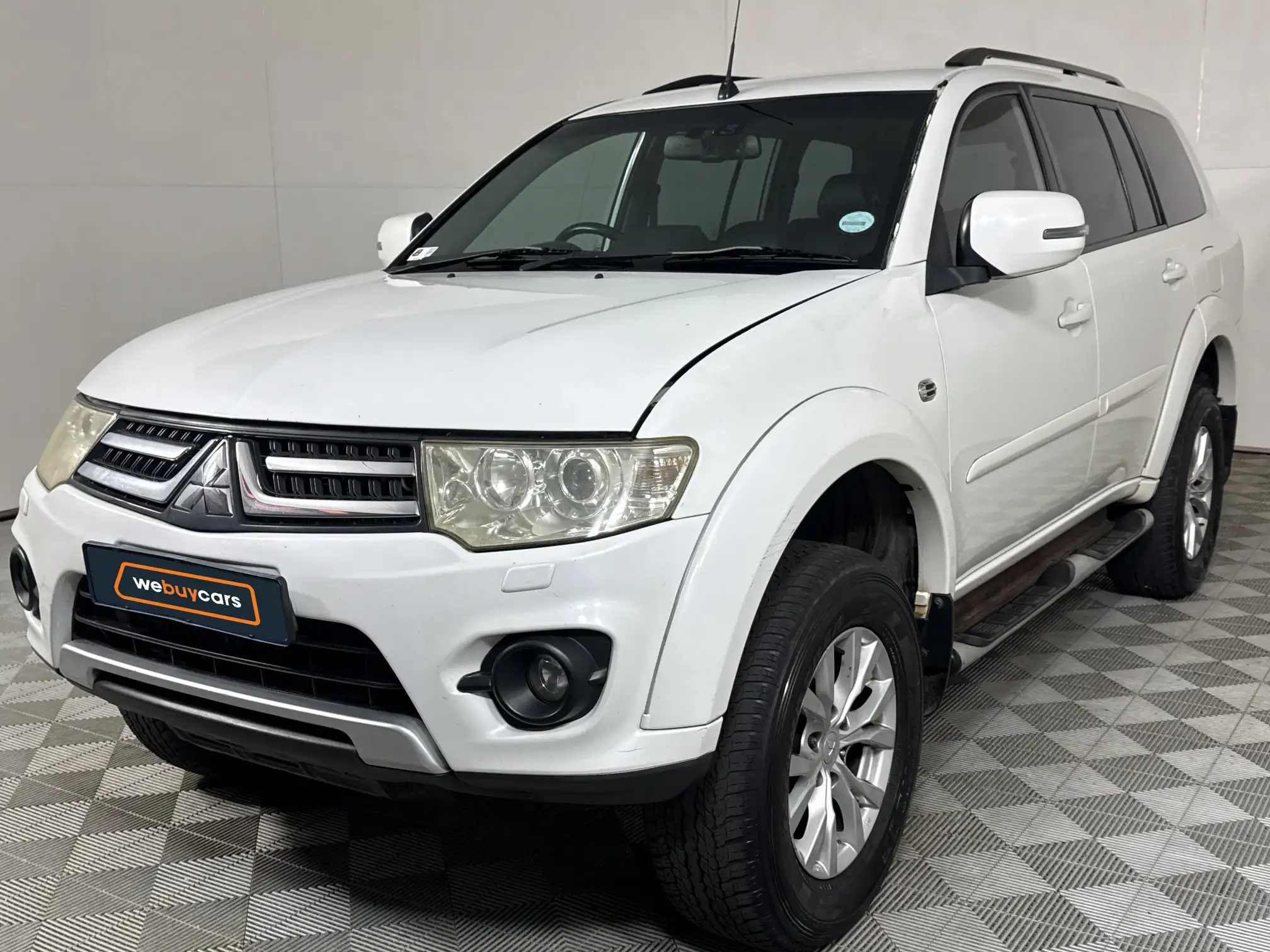 2014 Mitsubishi Pajero