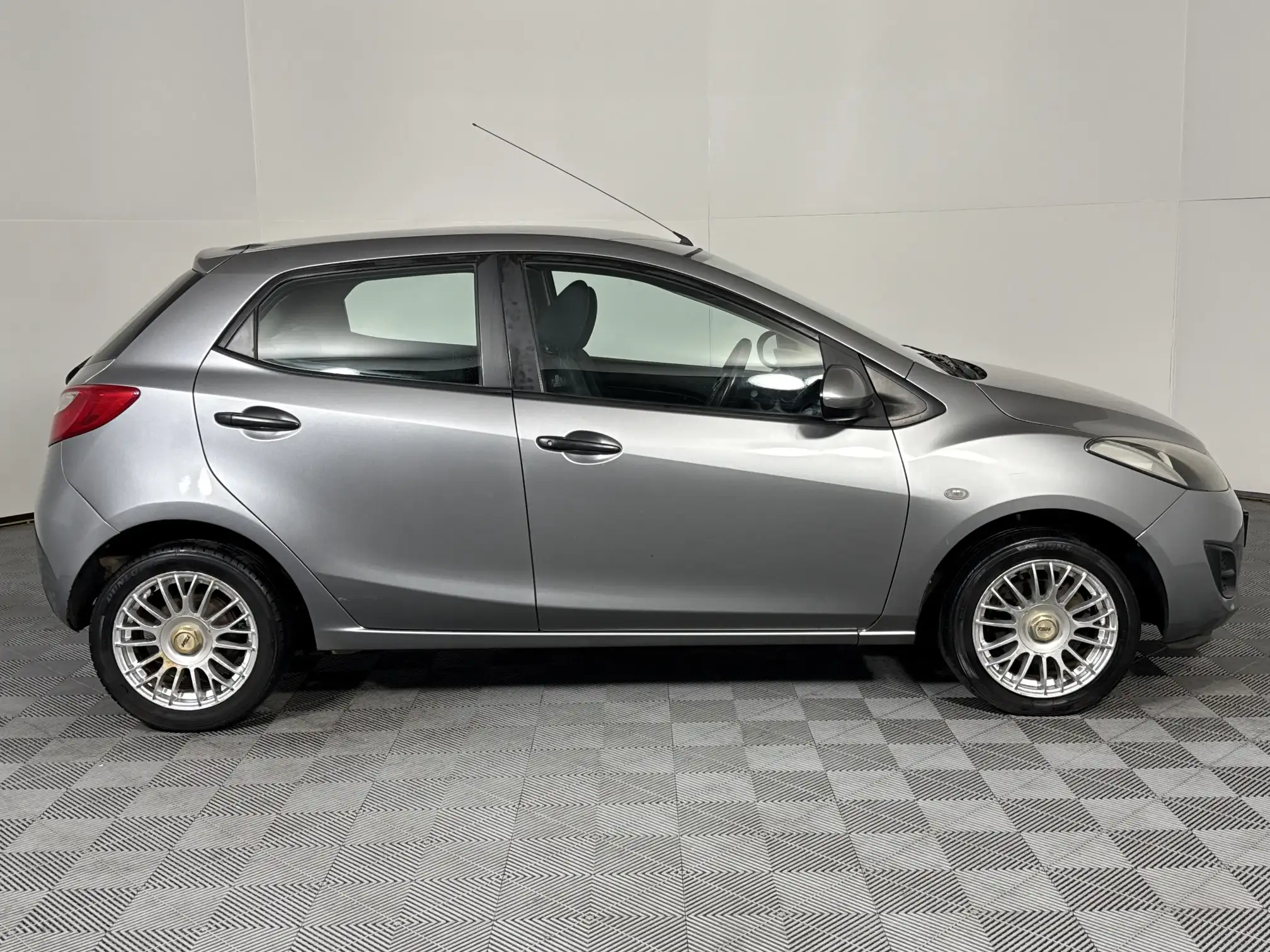 Mazda Mazda 2
