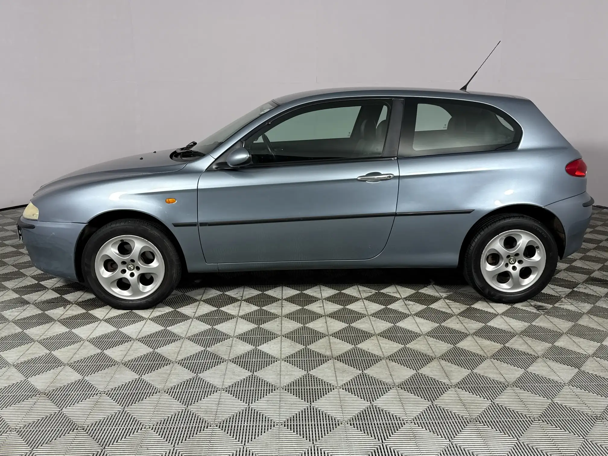 Alfa Romeo 147
