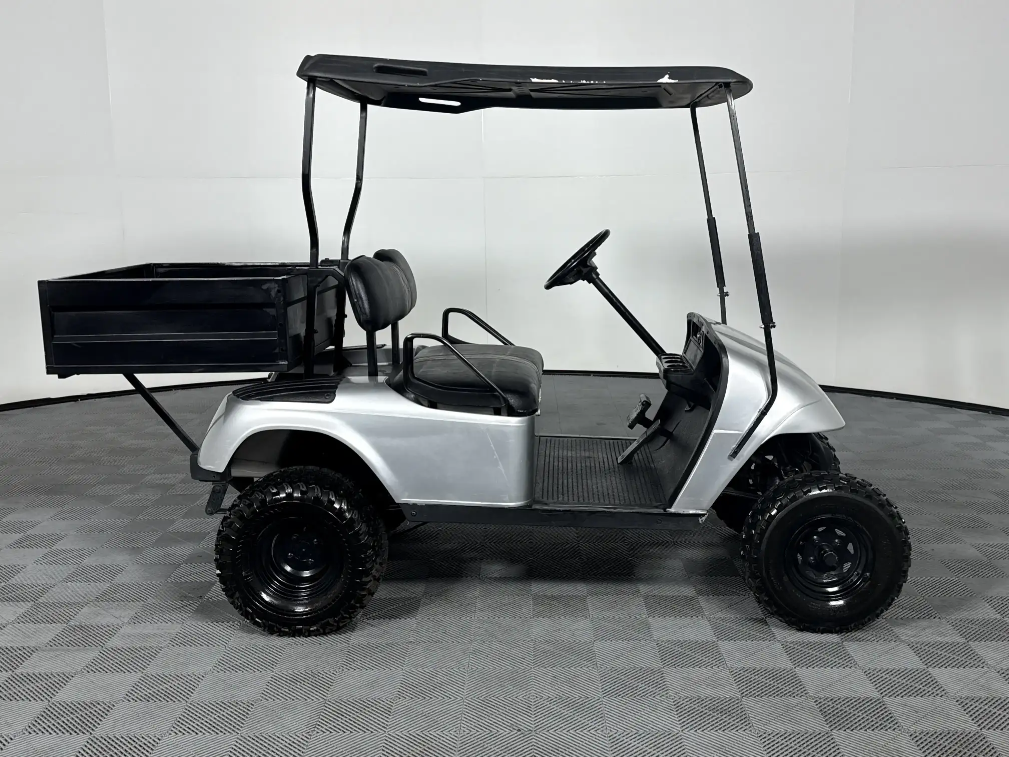 2020 EZ-GO Golf Cart