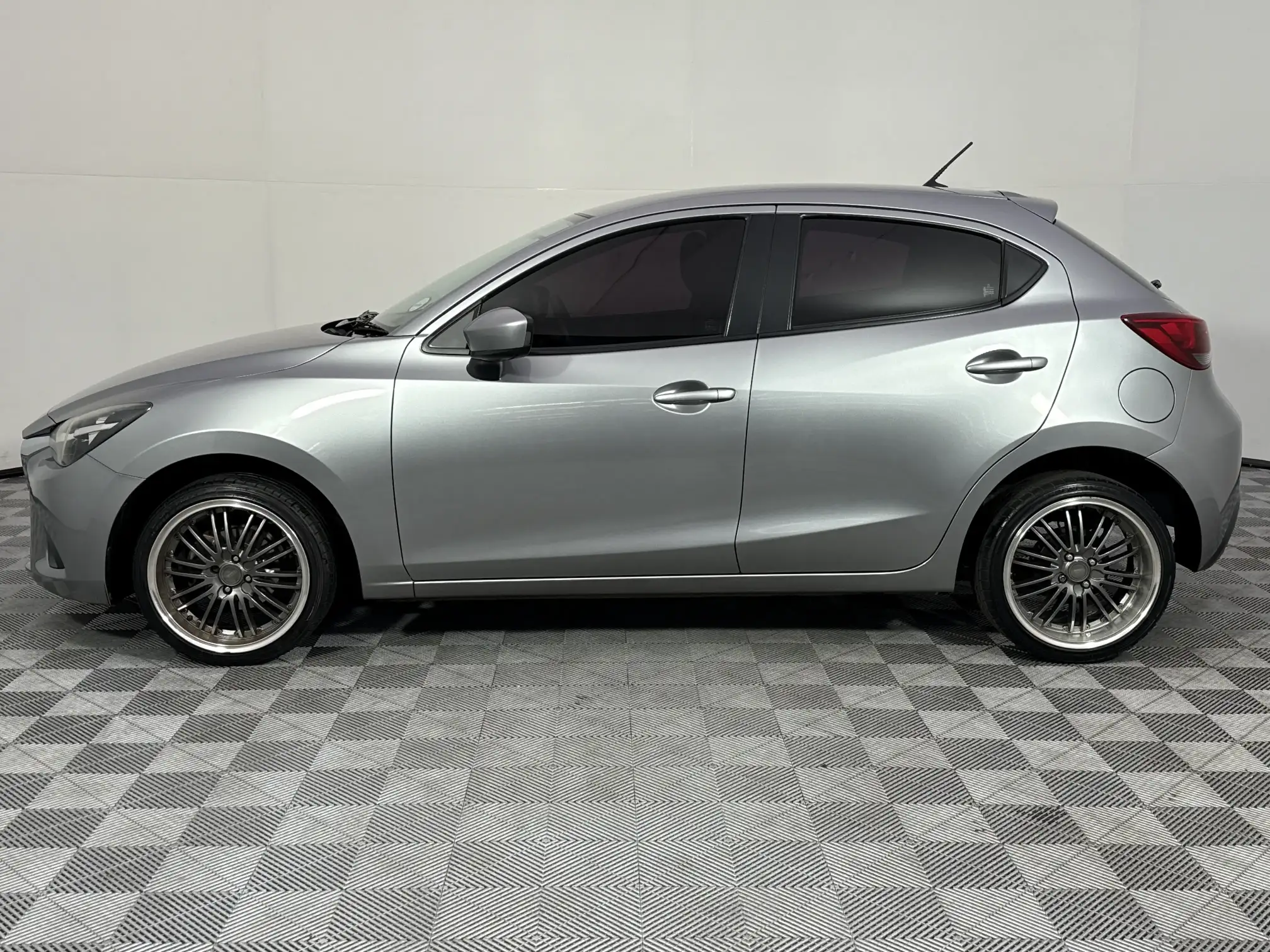 Mazda Mazda 2