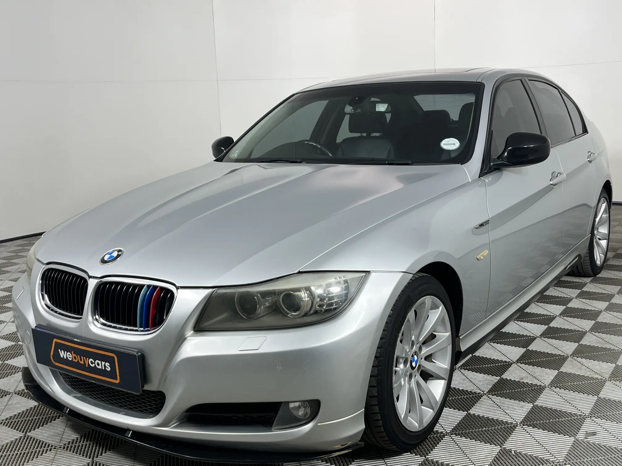 2011 BMW 3 Series 320i (E90)