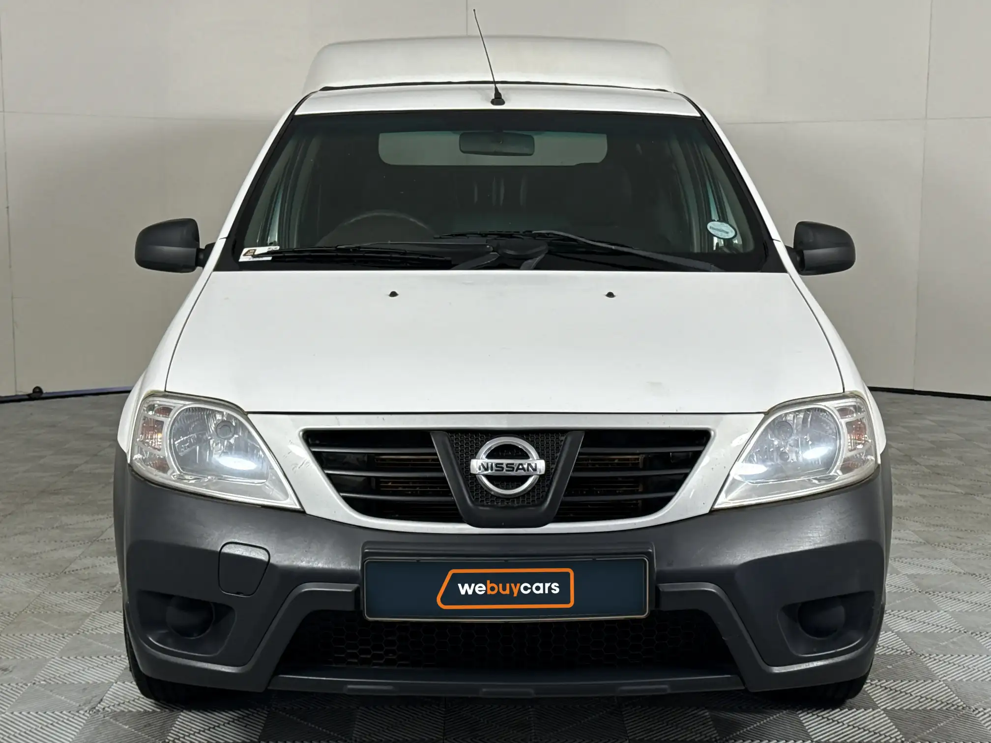Nissan NP200