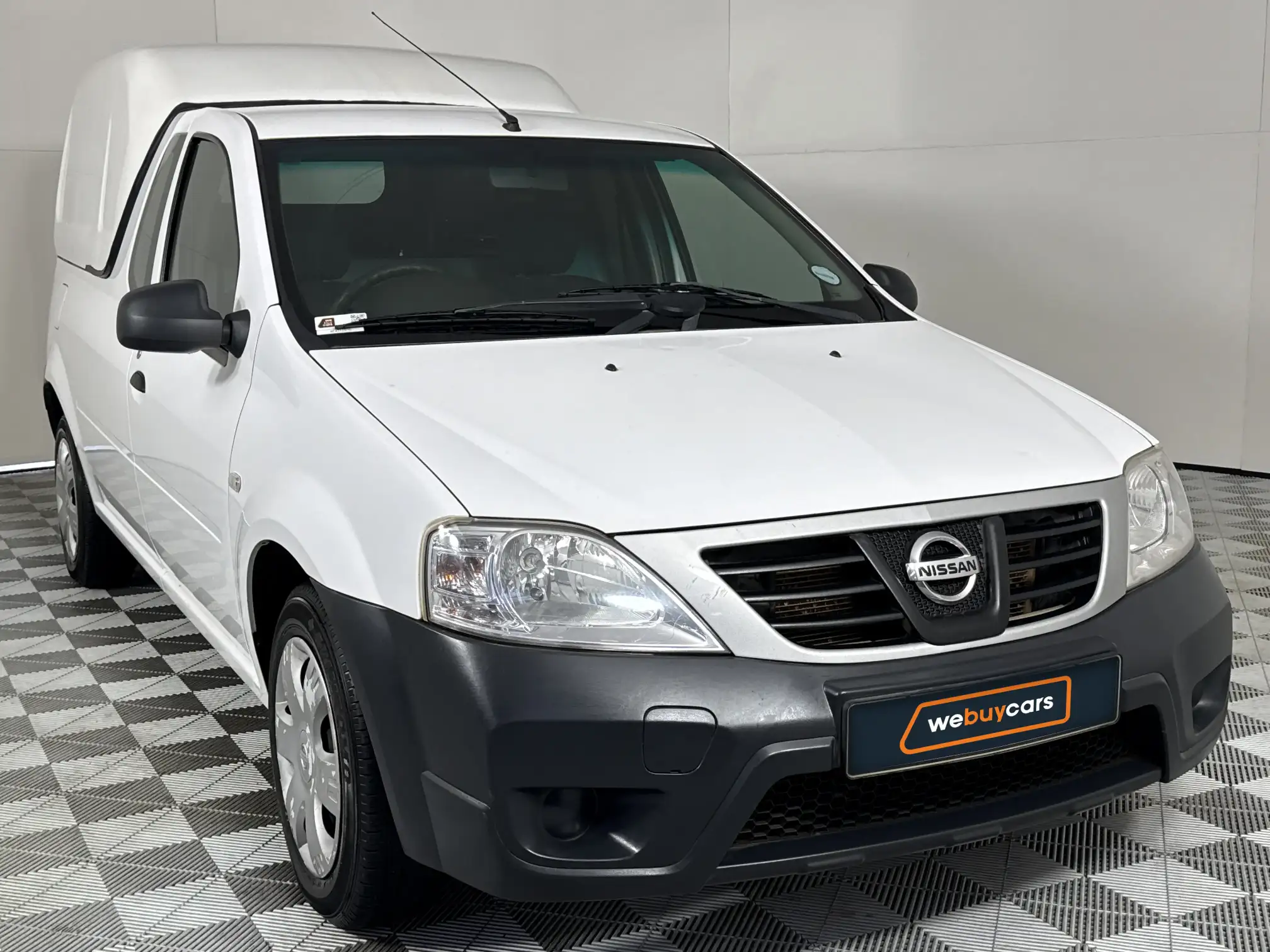 Nissan NP200