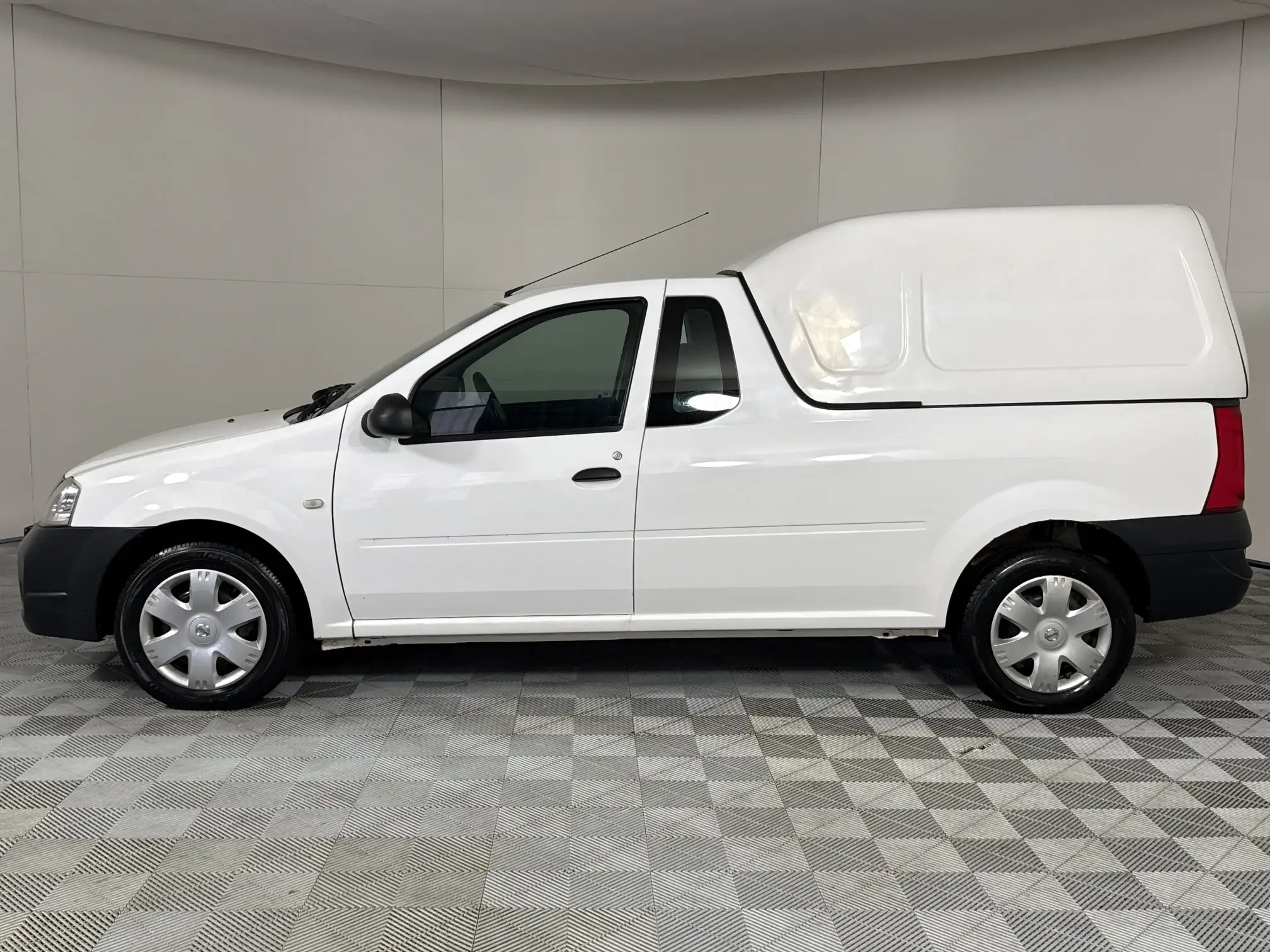 Nissan NP200