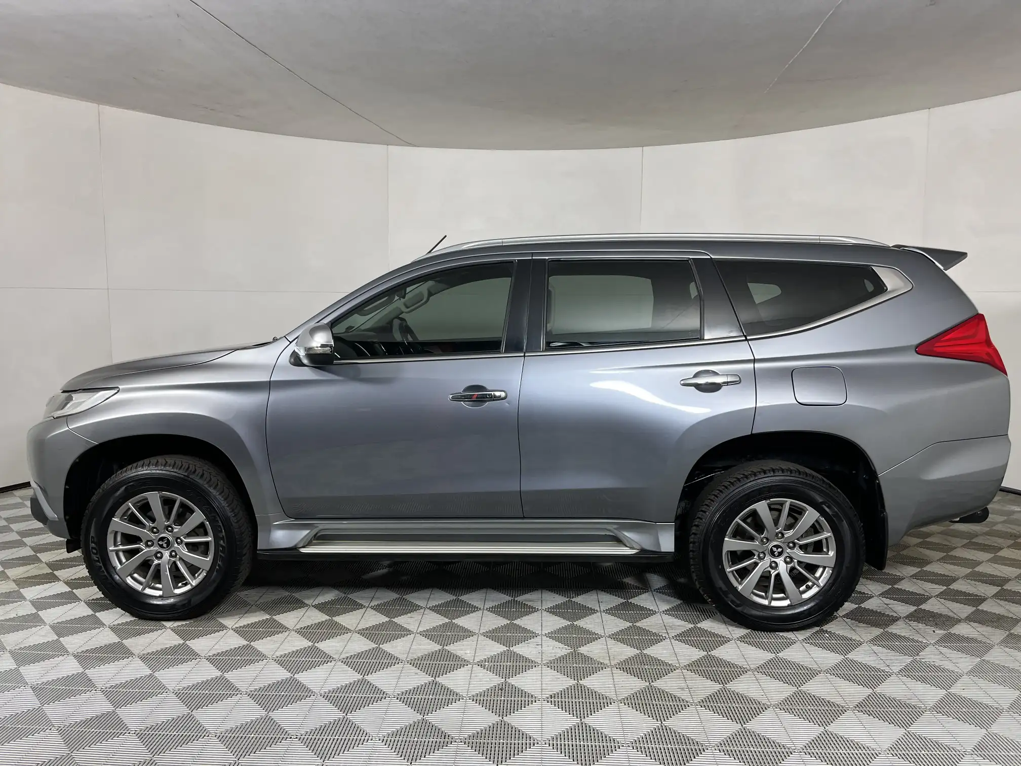 Mitsubishi Pajero Sport