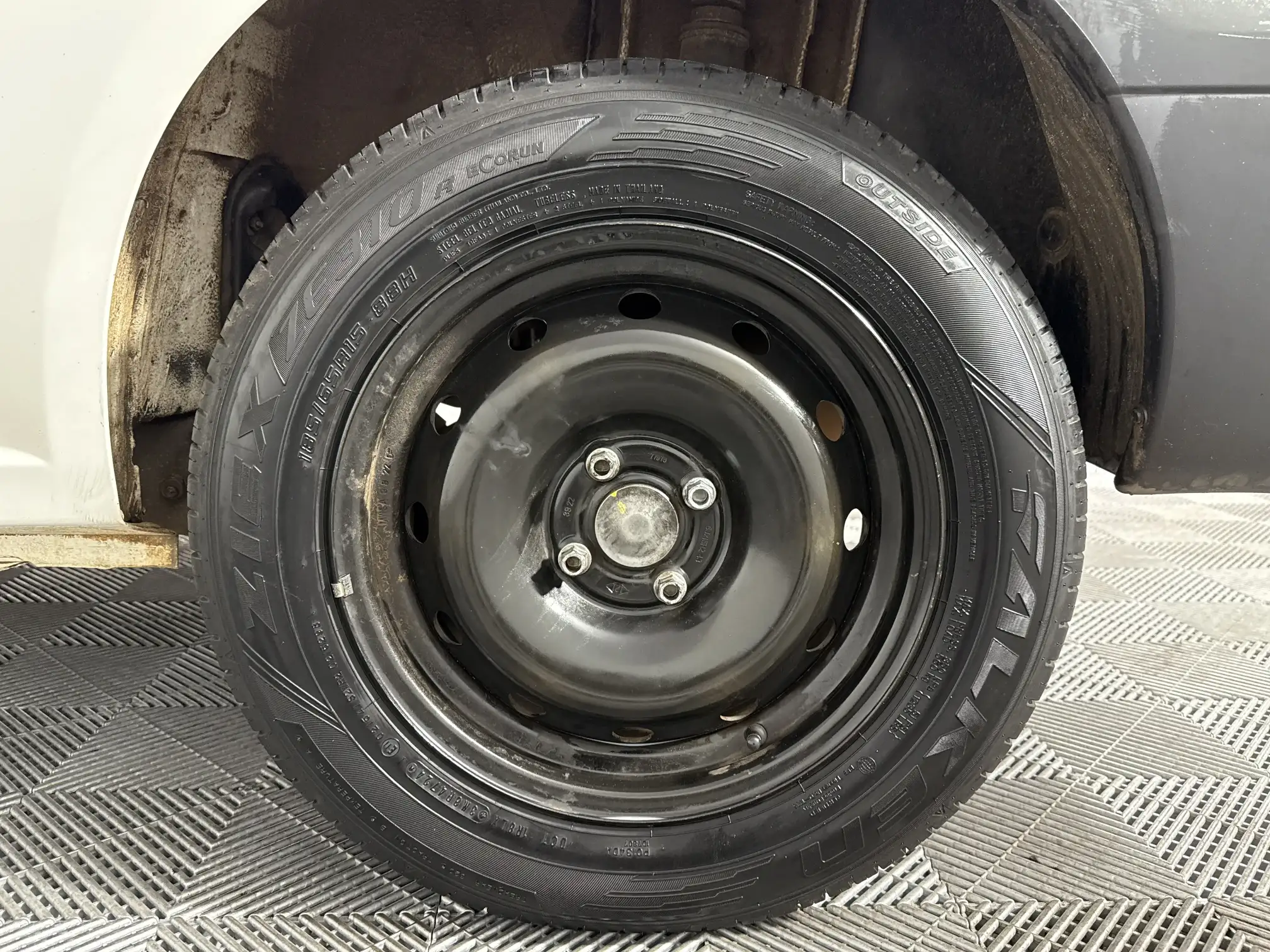 Nissan NP200