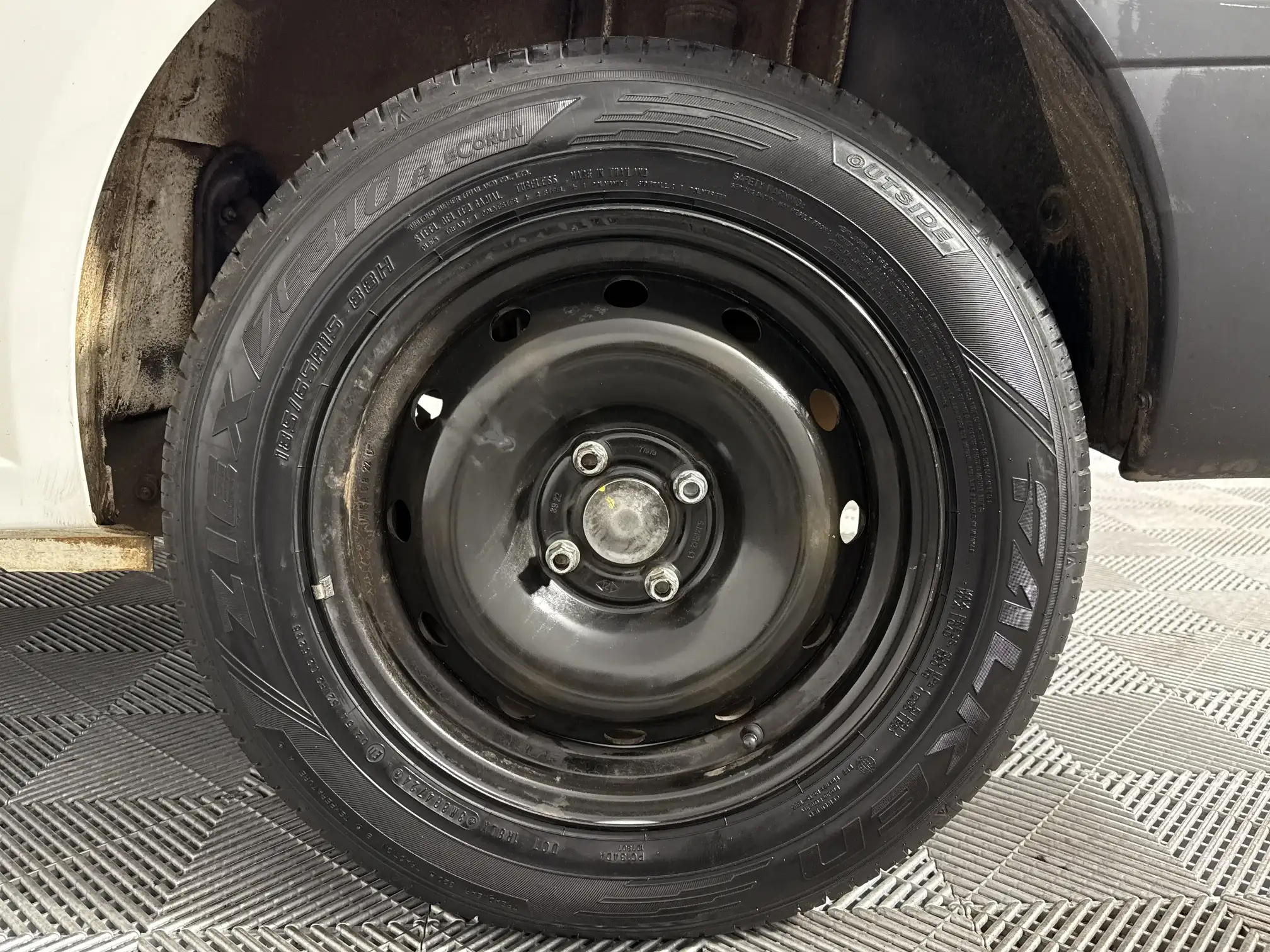 Nissan NP200