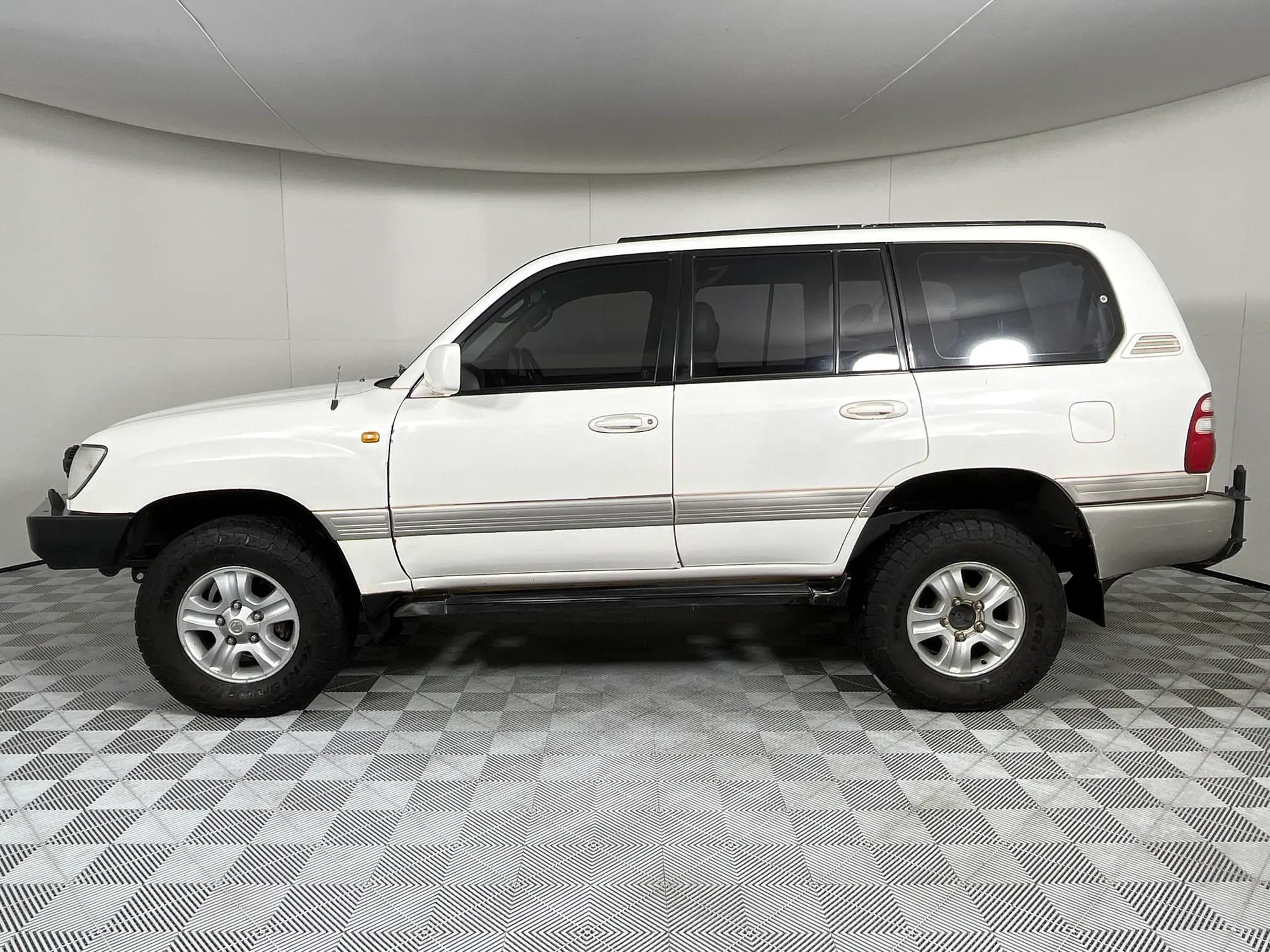 Toyota Land Cruiser 100 VX TD DIFF Auto for sale R 139 900 Carfind.co.za