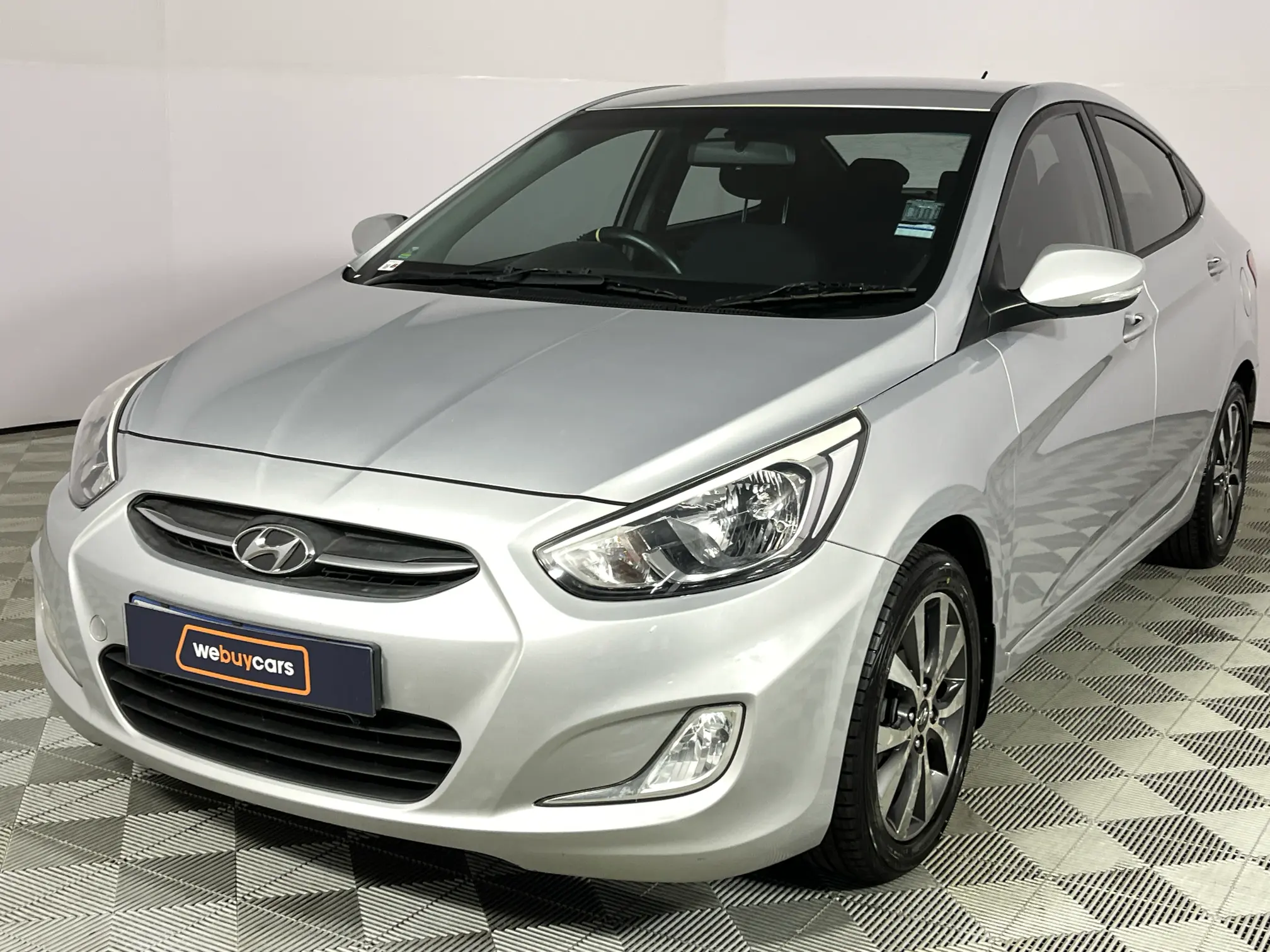 2016 Hyundai Accent 1.6 Gls/fluid