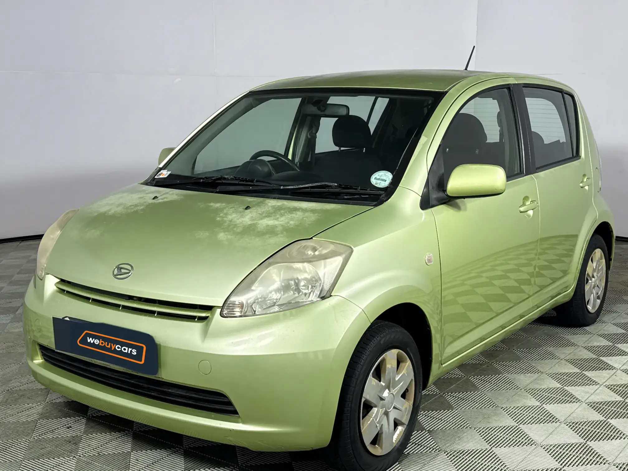 2005 Daihatsu Sirion