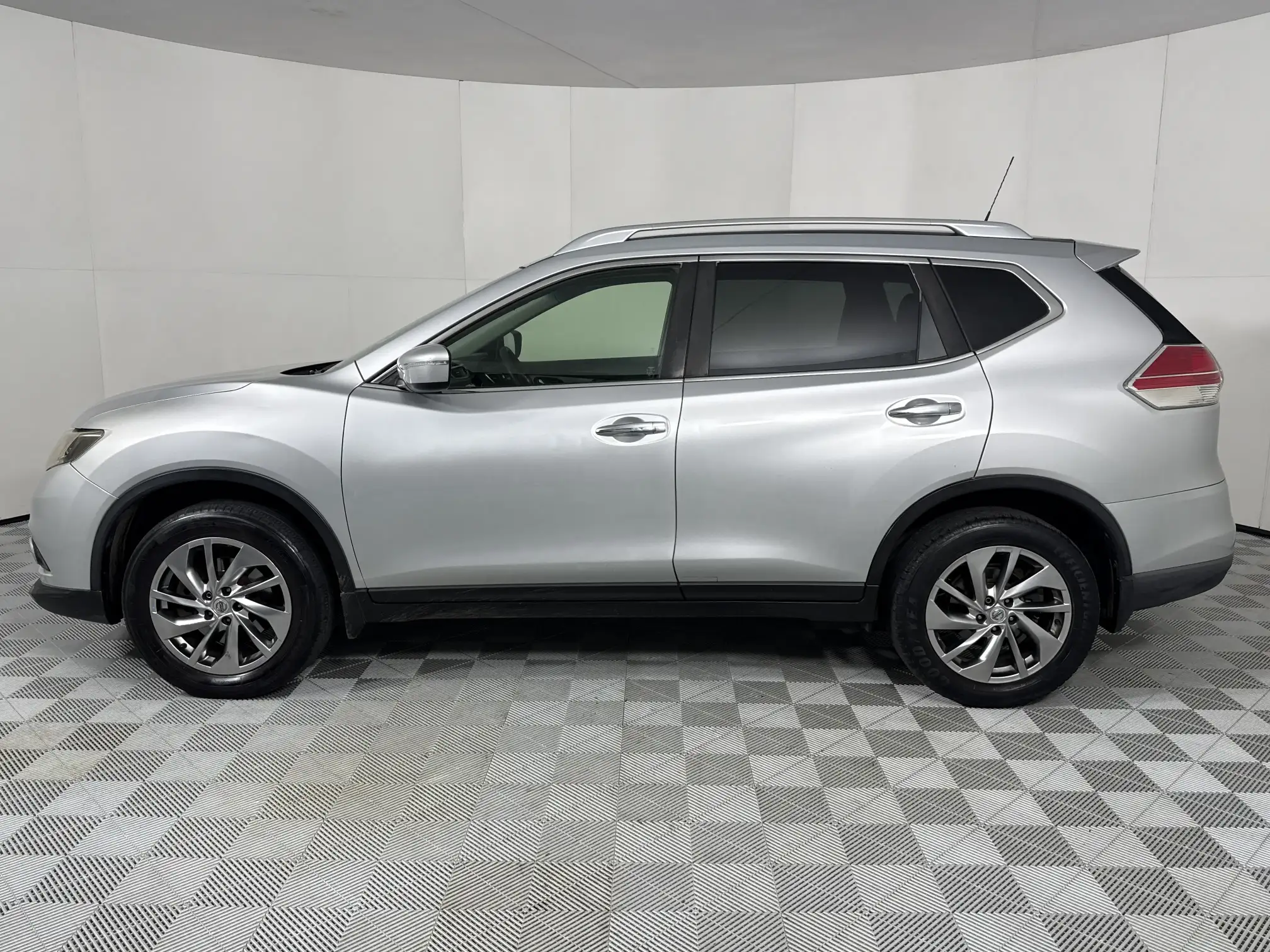 Nissan X Trail
