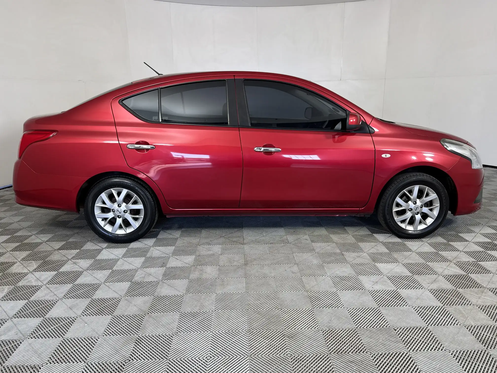 Nissan Almera