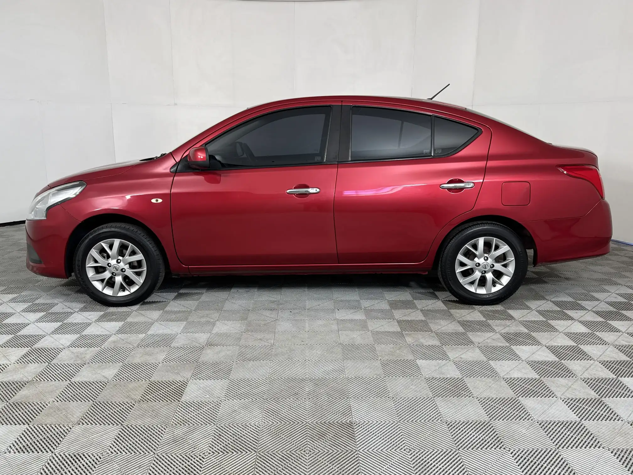 Nissan Almera