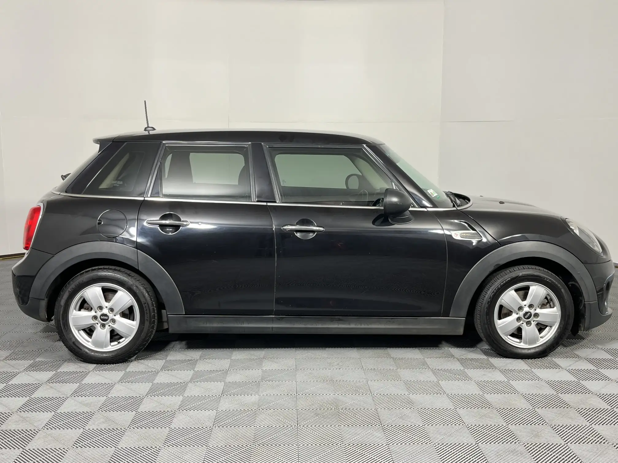 Mini Cooper 5DR