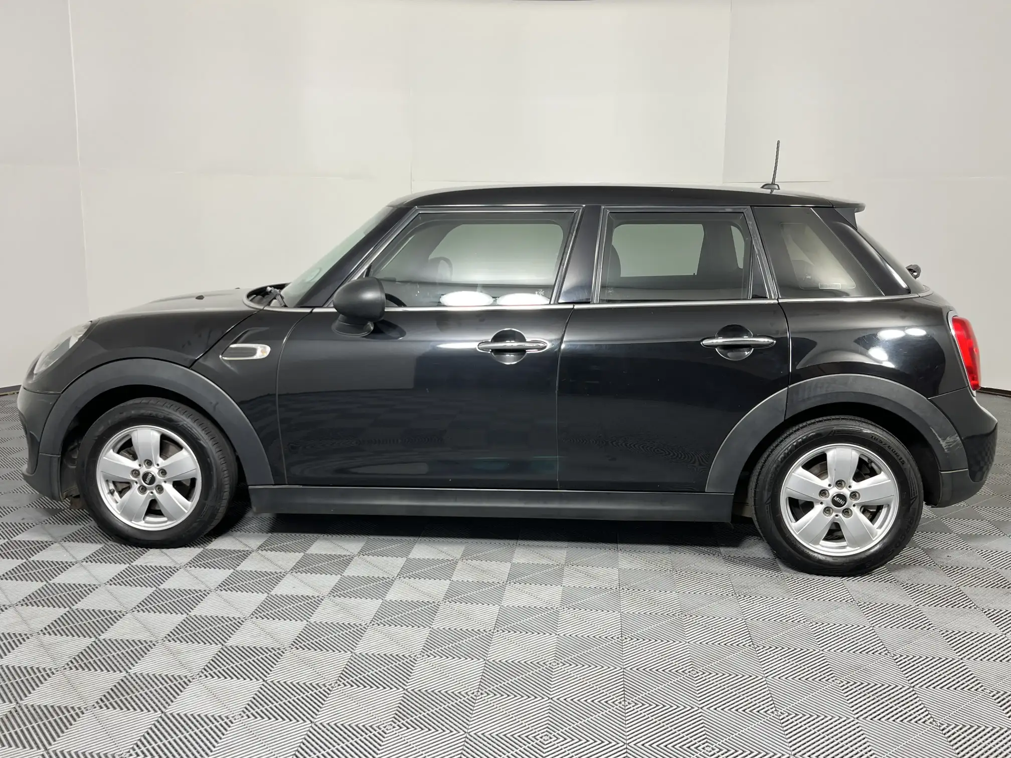 Mini Cooper 5DR