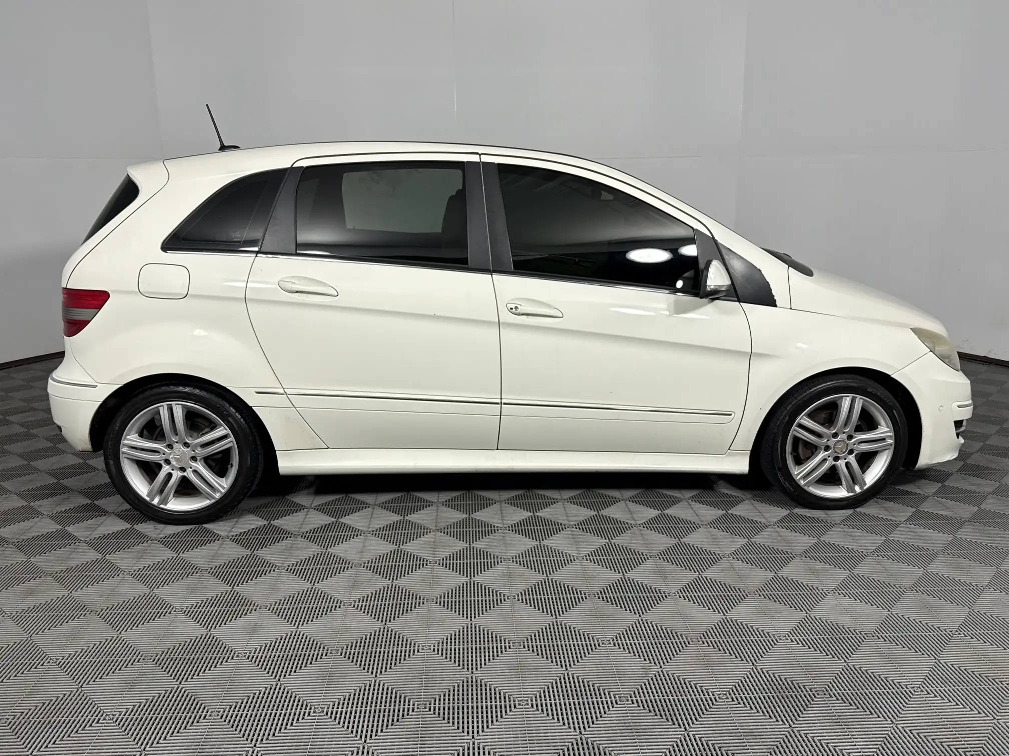Mercedes-Benz B Class