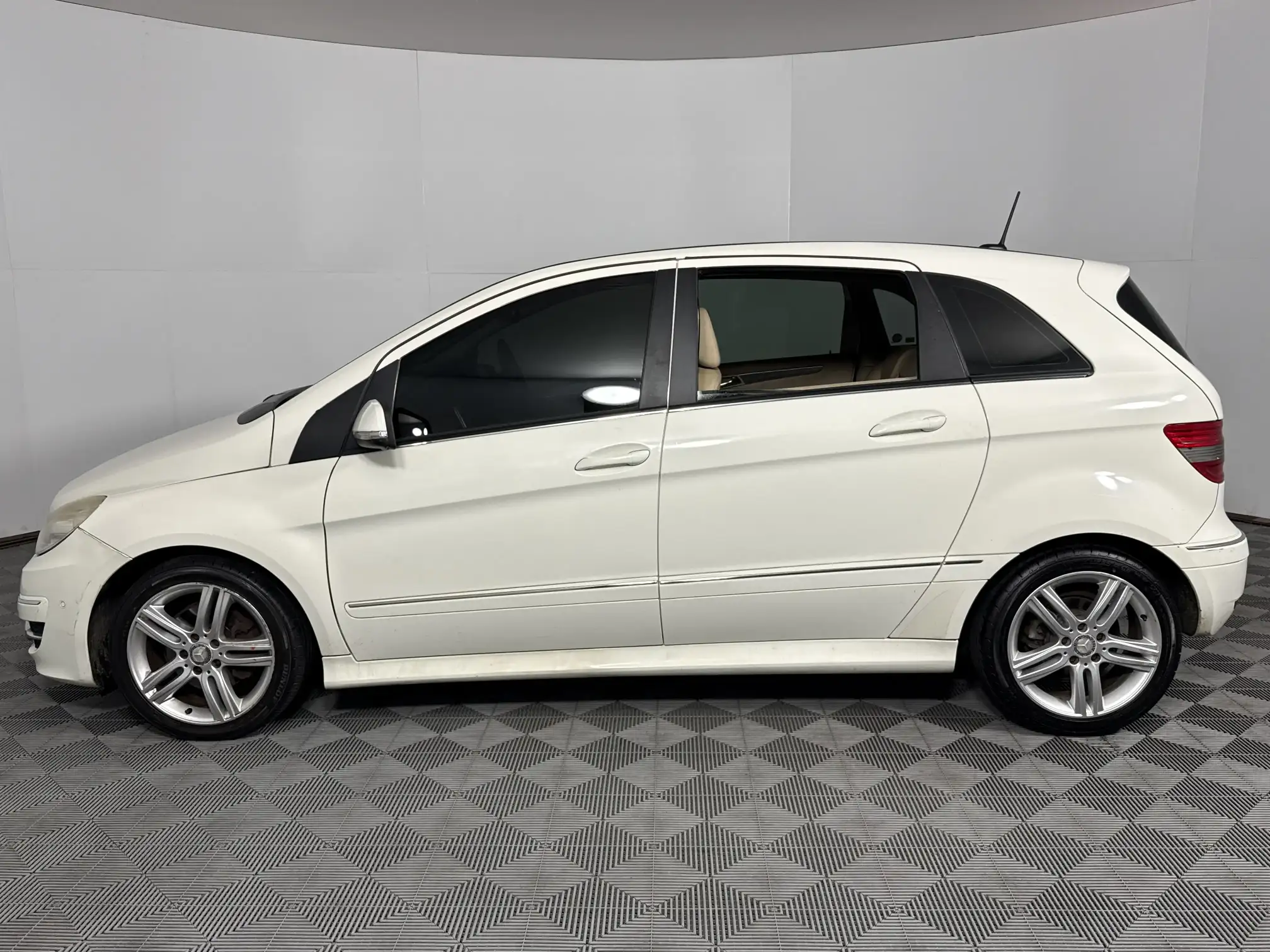 Mercedes-Benz B Class