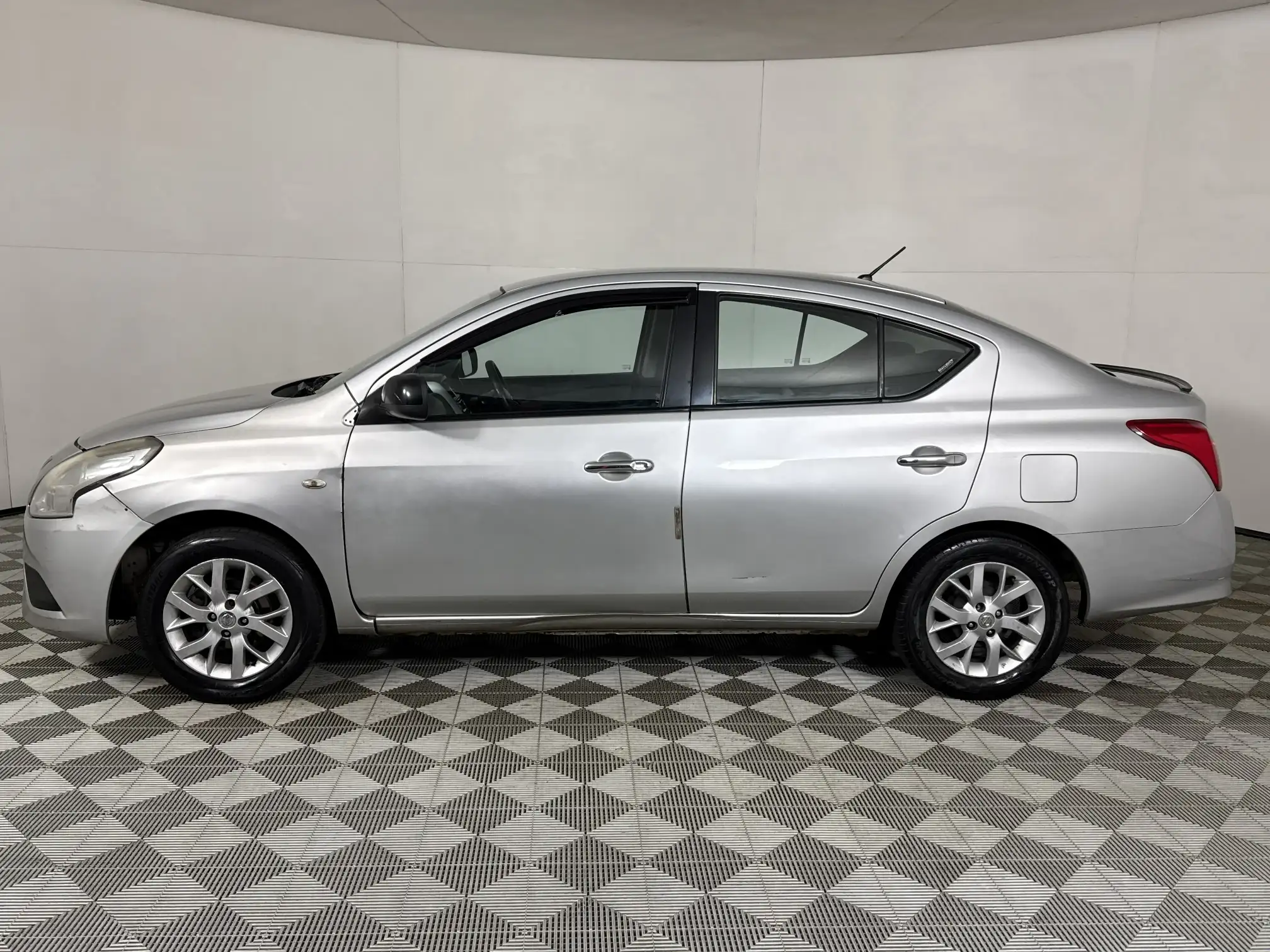 Nissan Almera