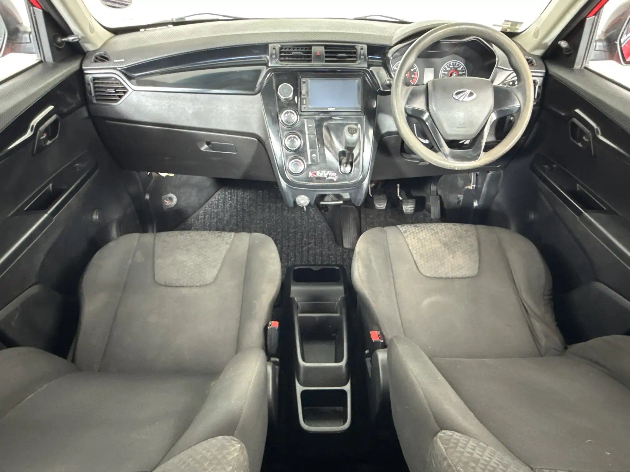 Mahindra KUV 100