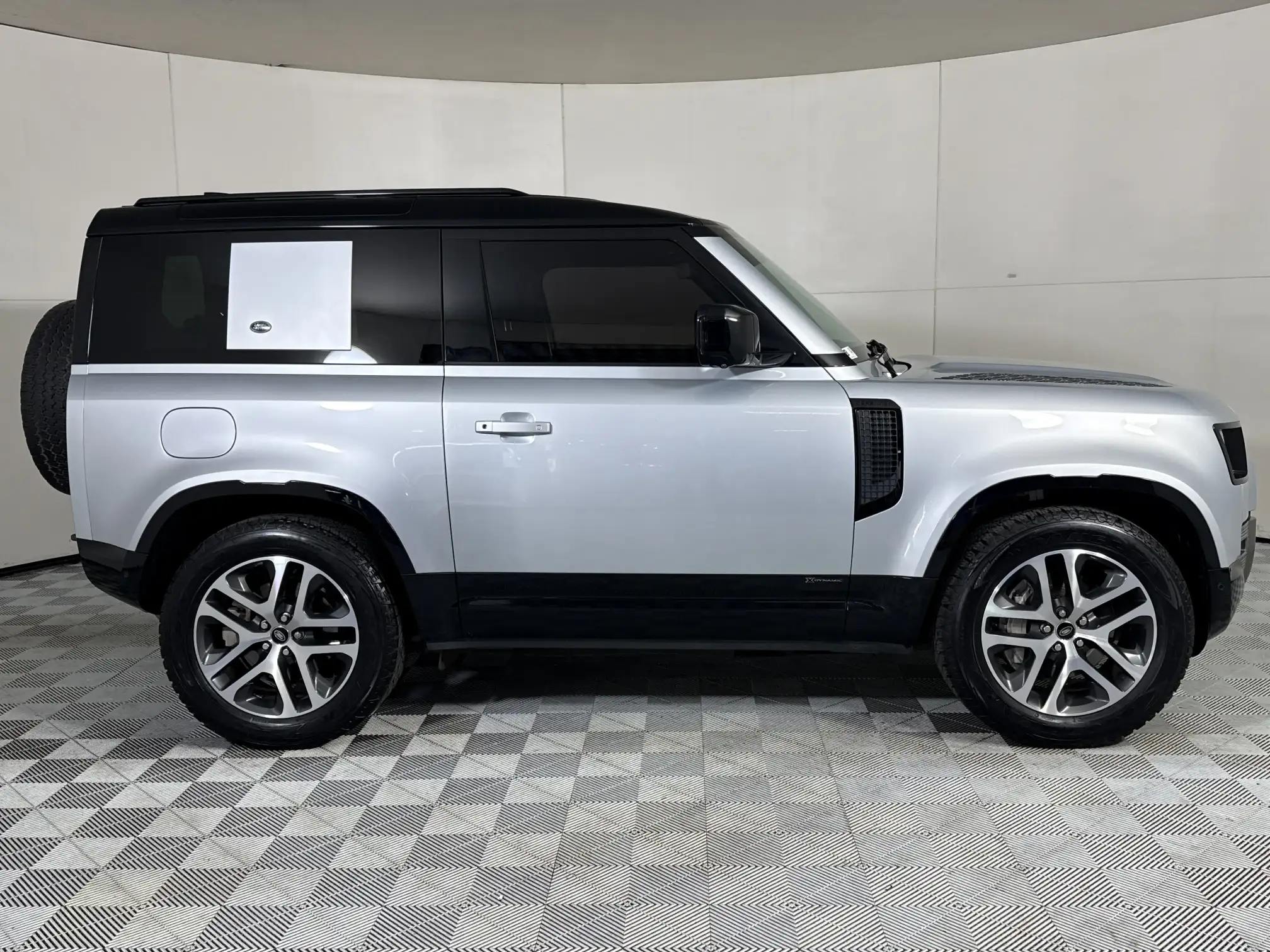 Land Rover Defender 90
