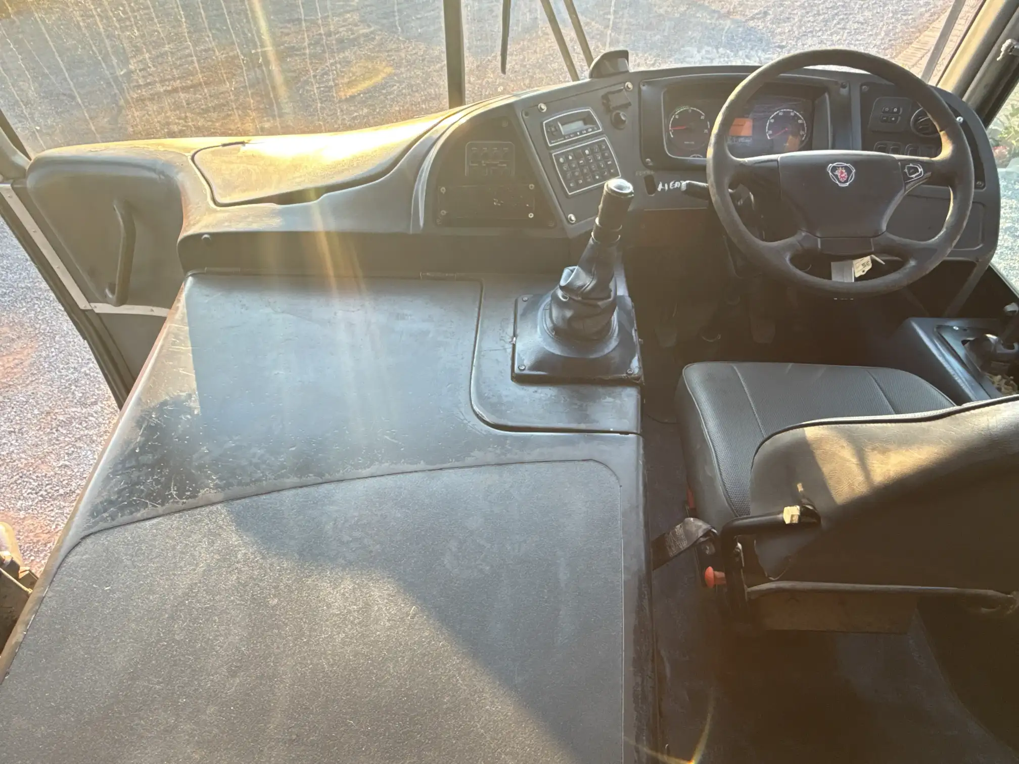 Scania F310 HB6x2HA