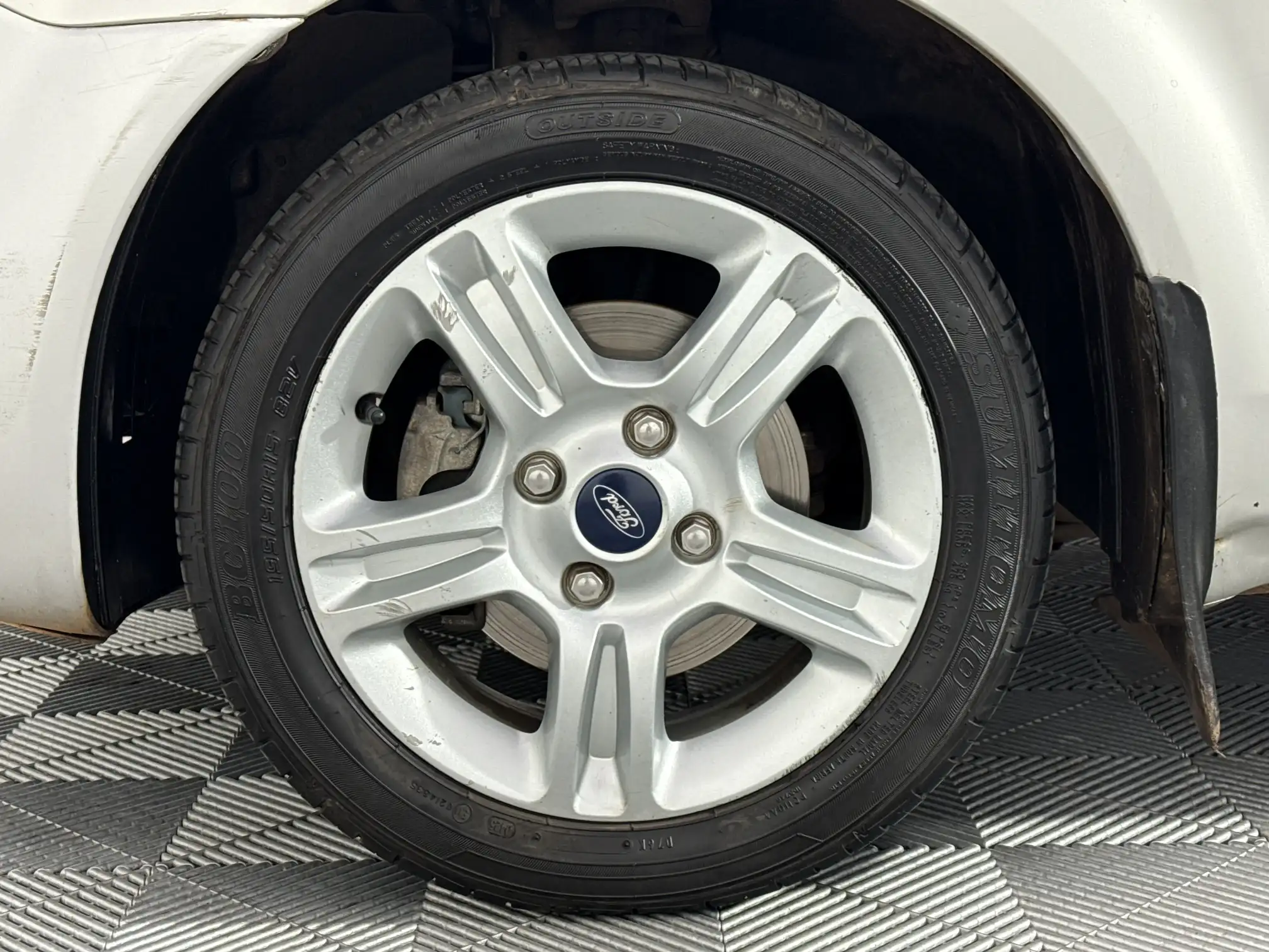Ford Ikon