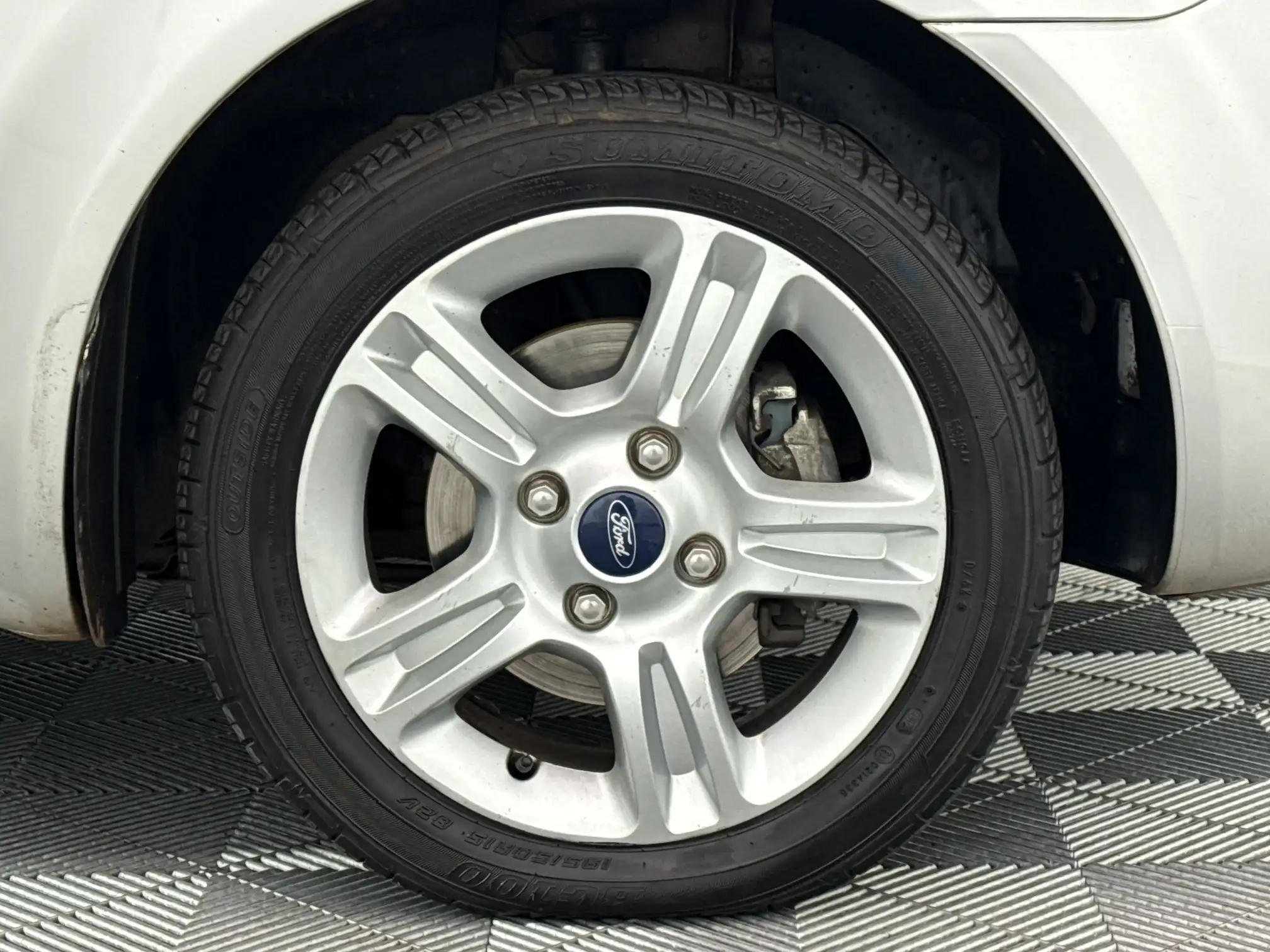 Ford Ikon