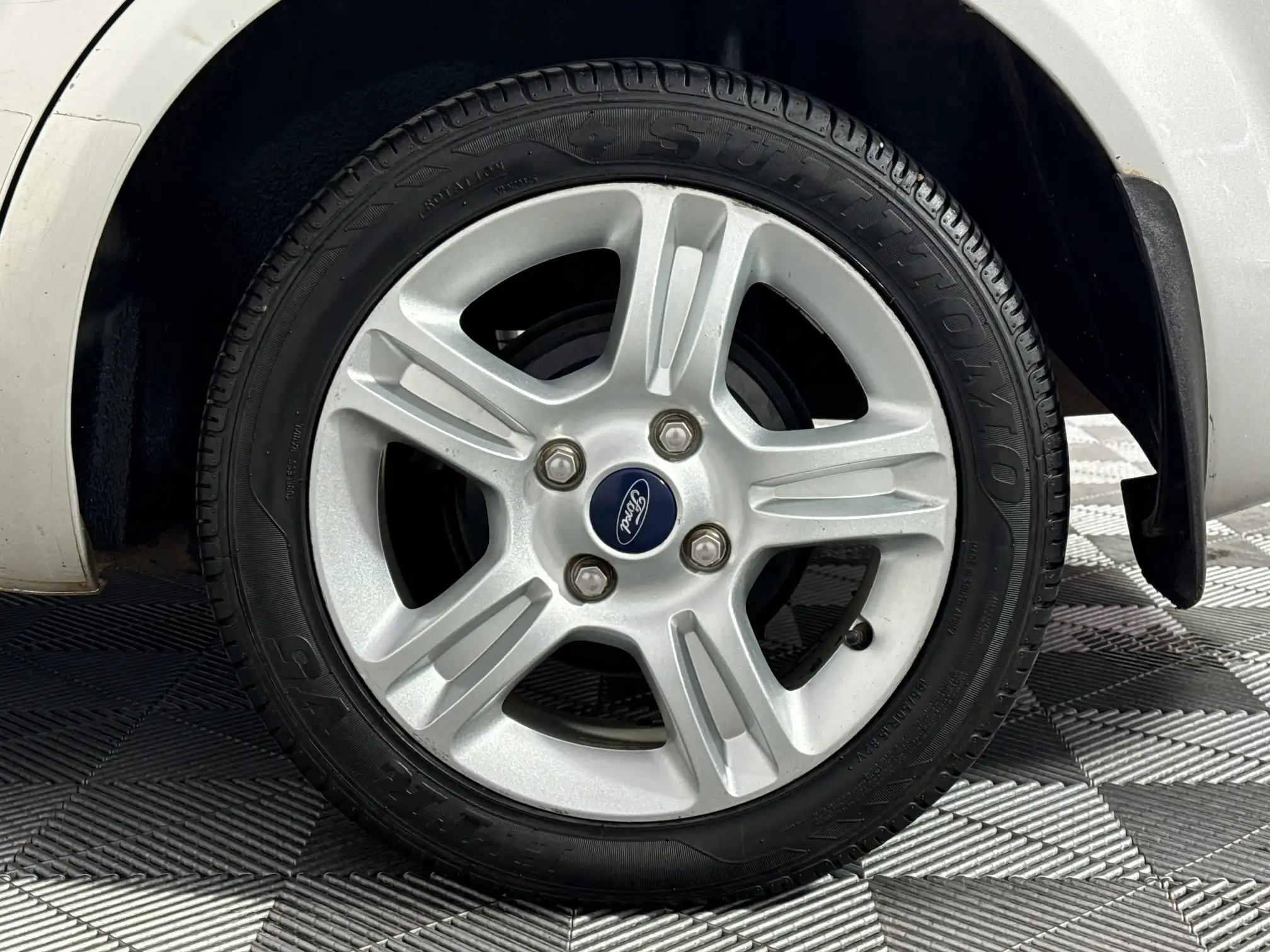 Ford Ikon