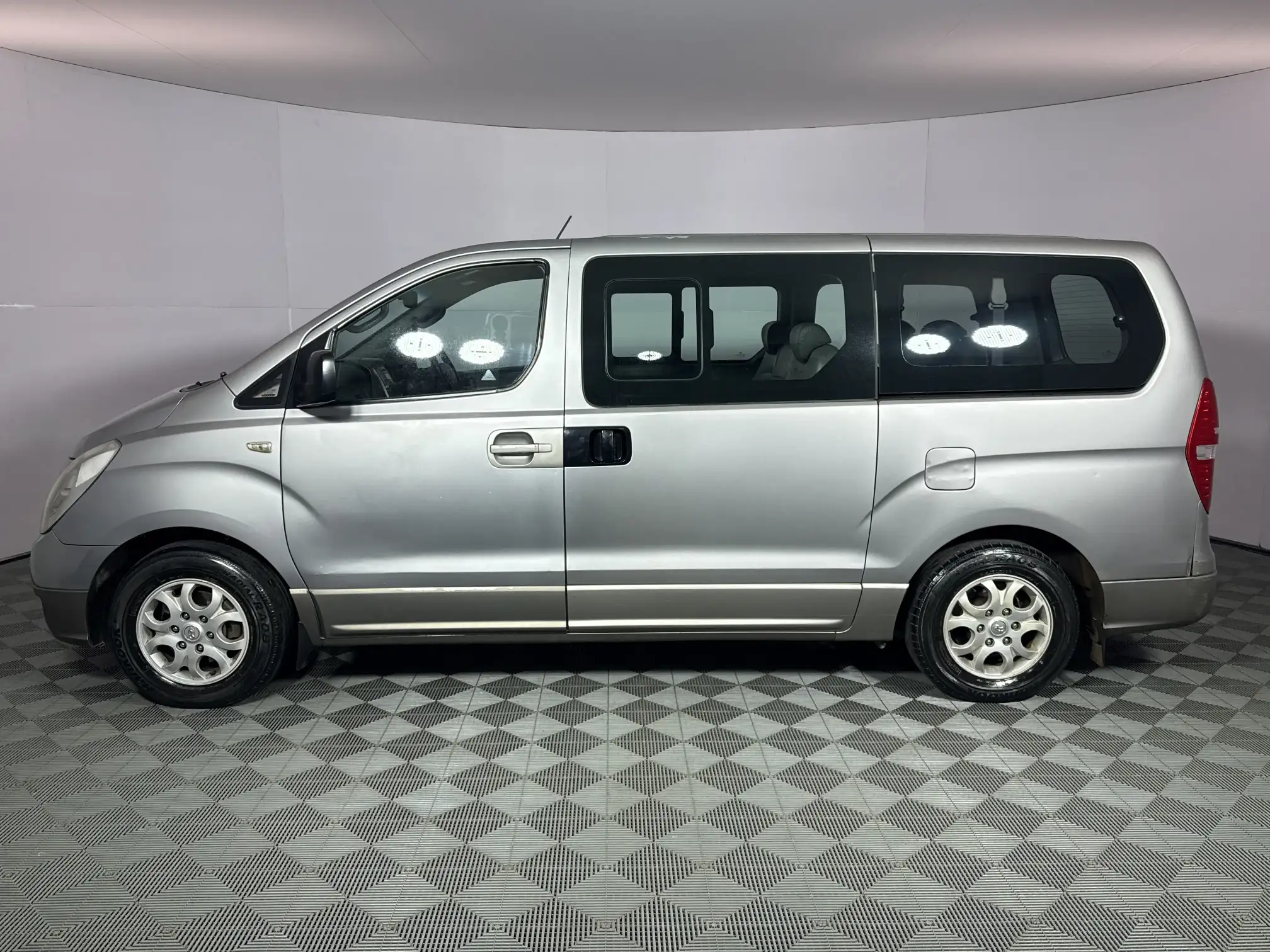 Hyundai H-1