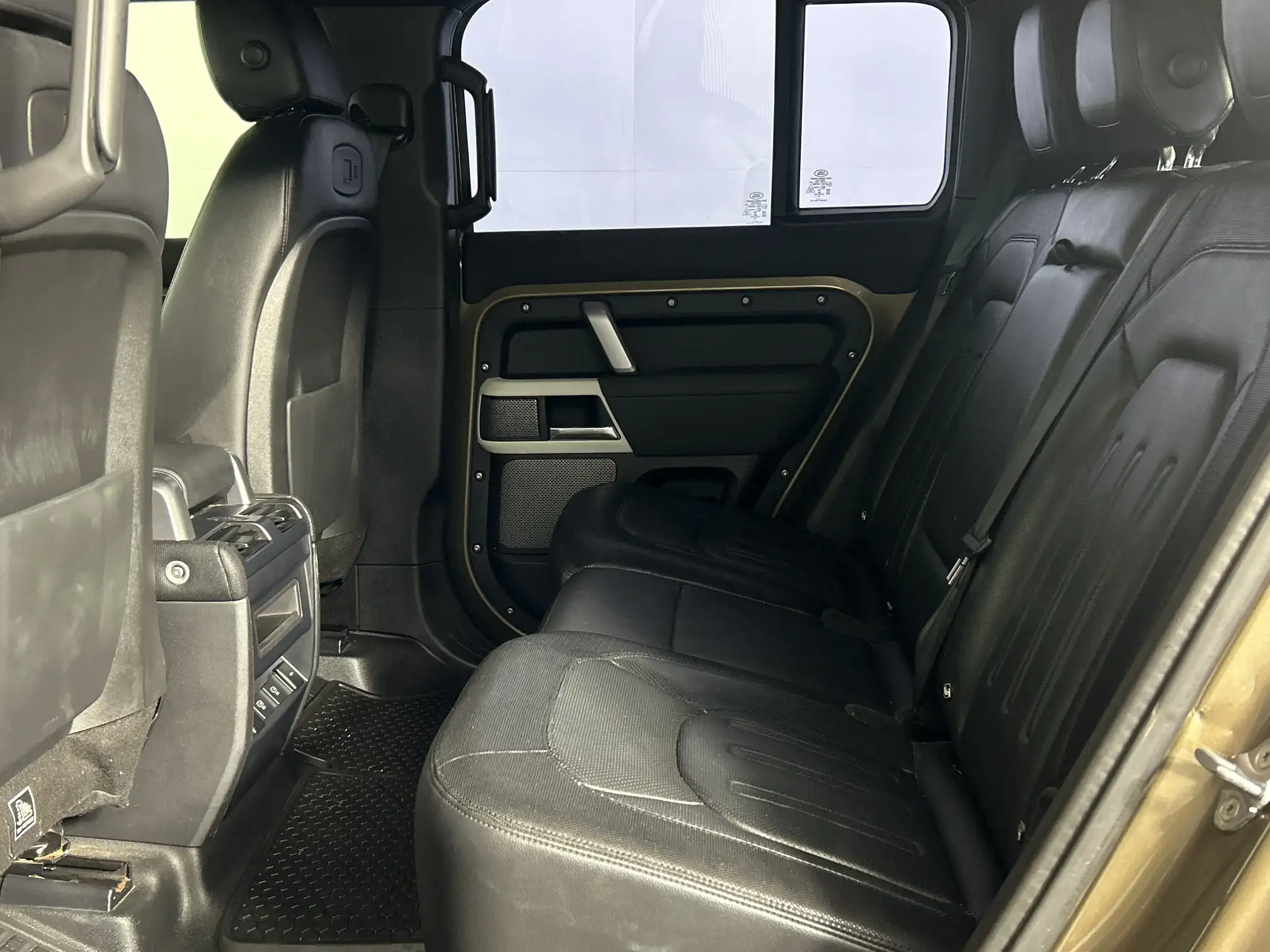 Land Rover Defender 110