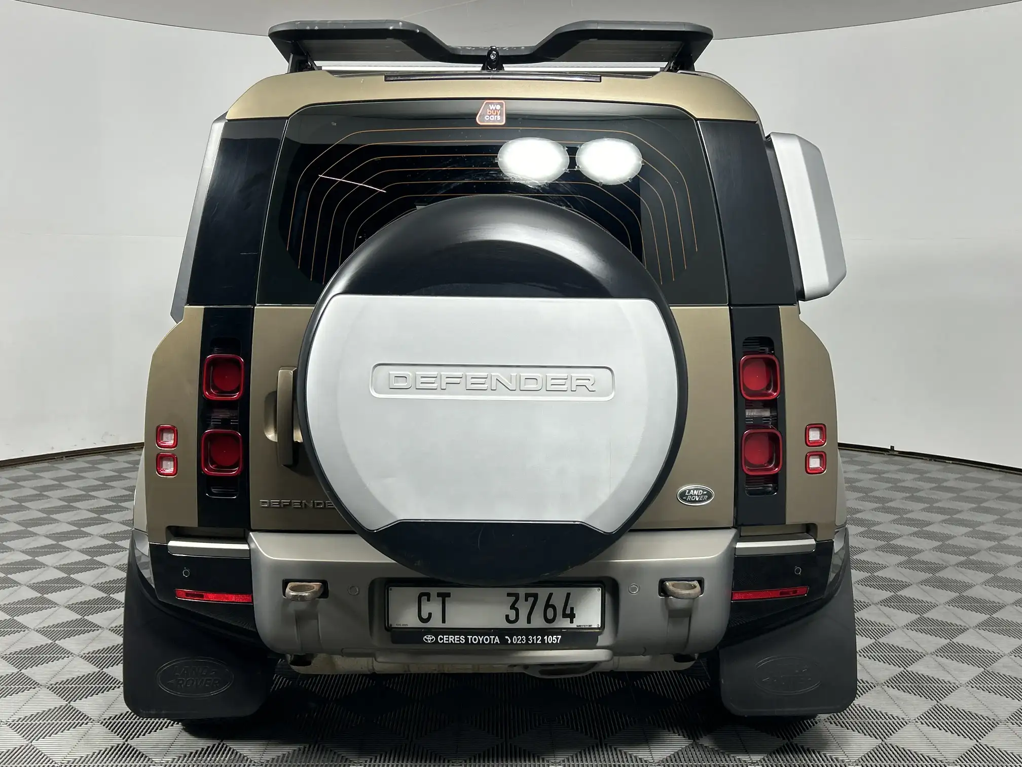 Land Rover Defender 110