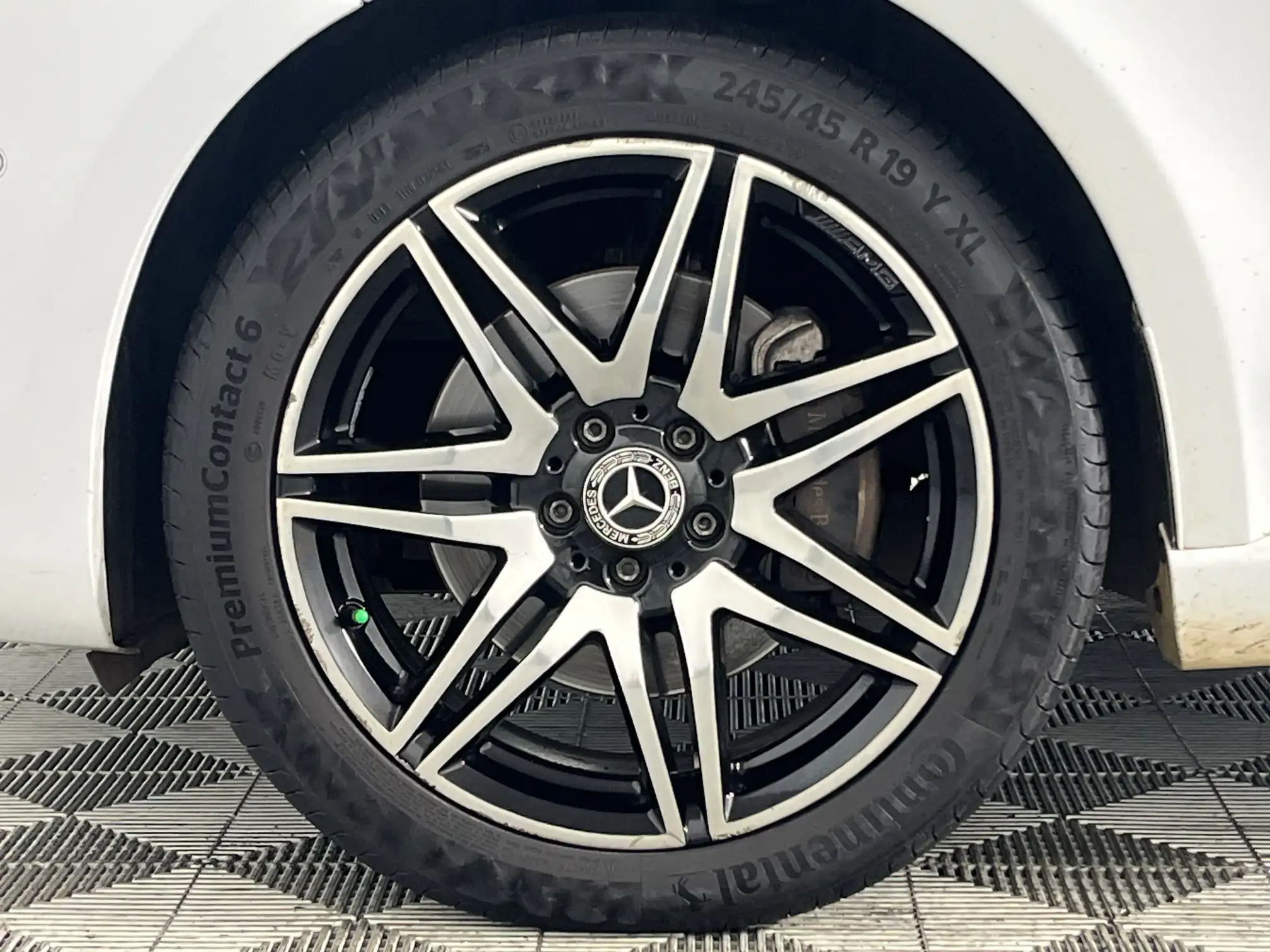 Mercedes-Benz V250