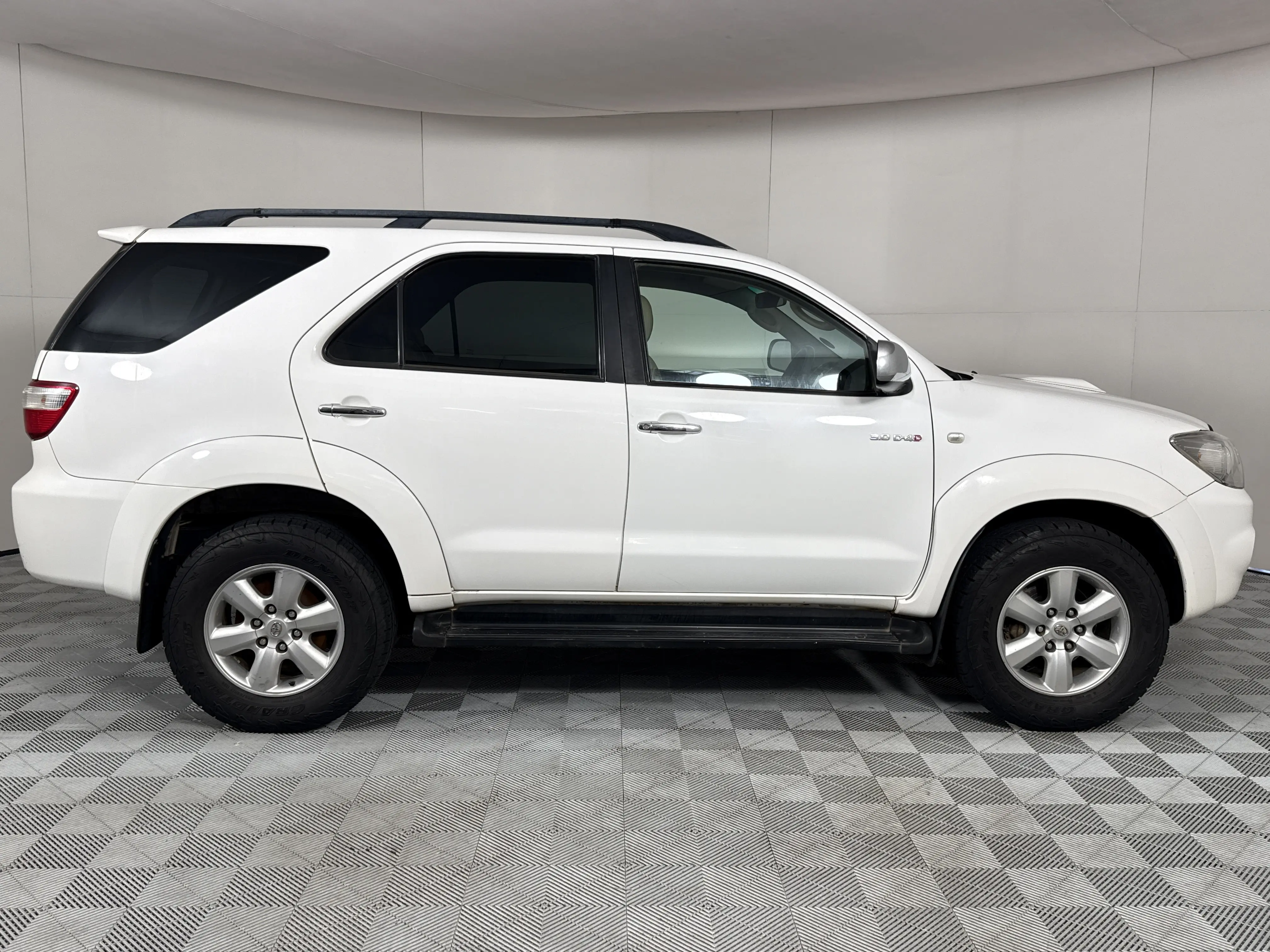 2010 Toyota Fortuner 3.0d-4d R/B, photo 4