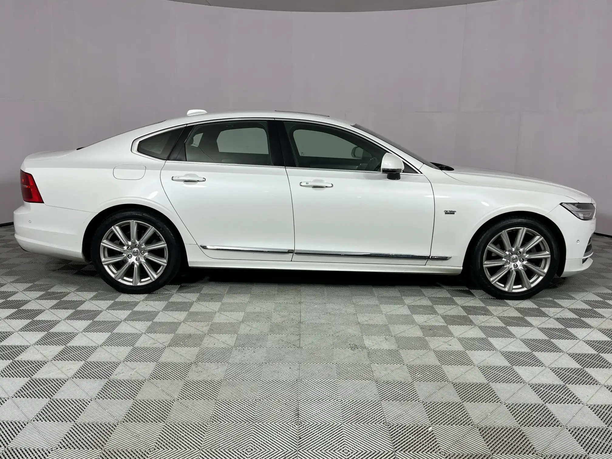 Volvo S90