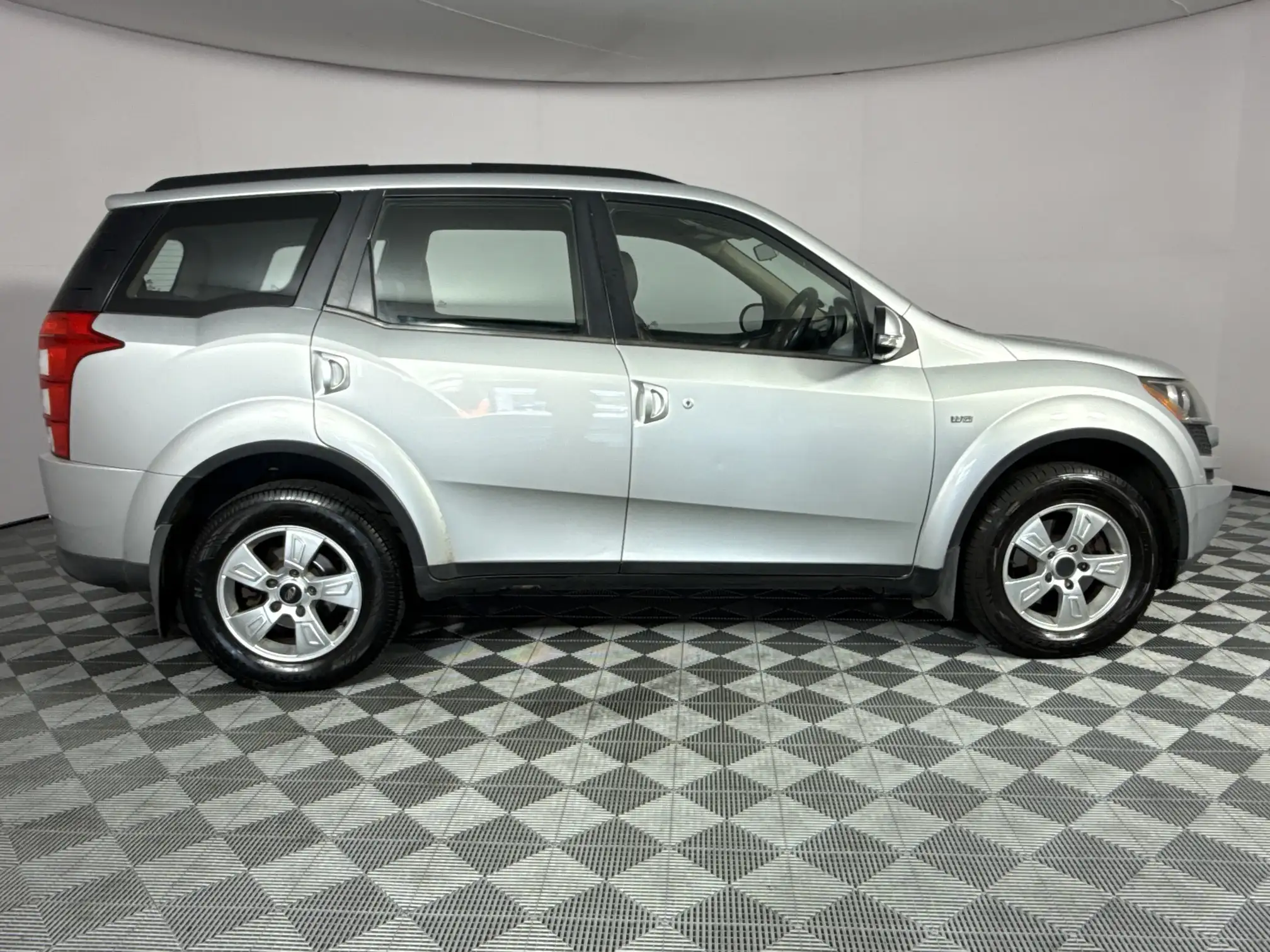 Mahindra XUV
