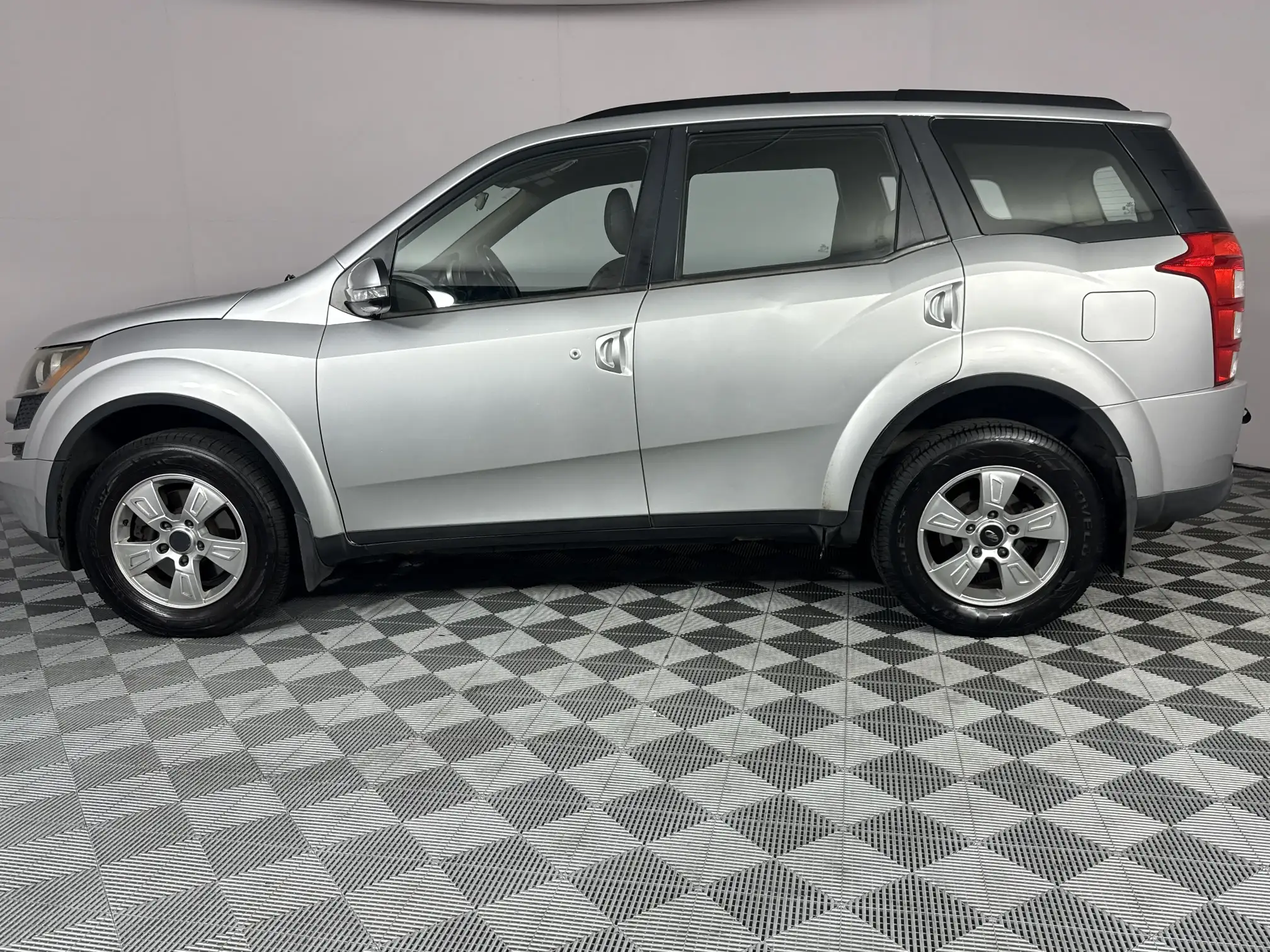 Mahindra XUV