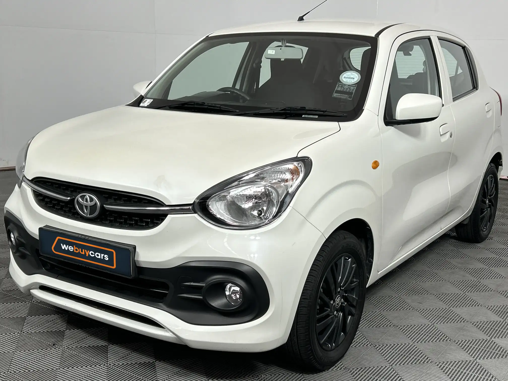 2023 Toyota Vitz