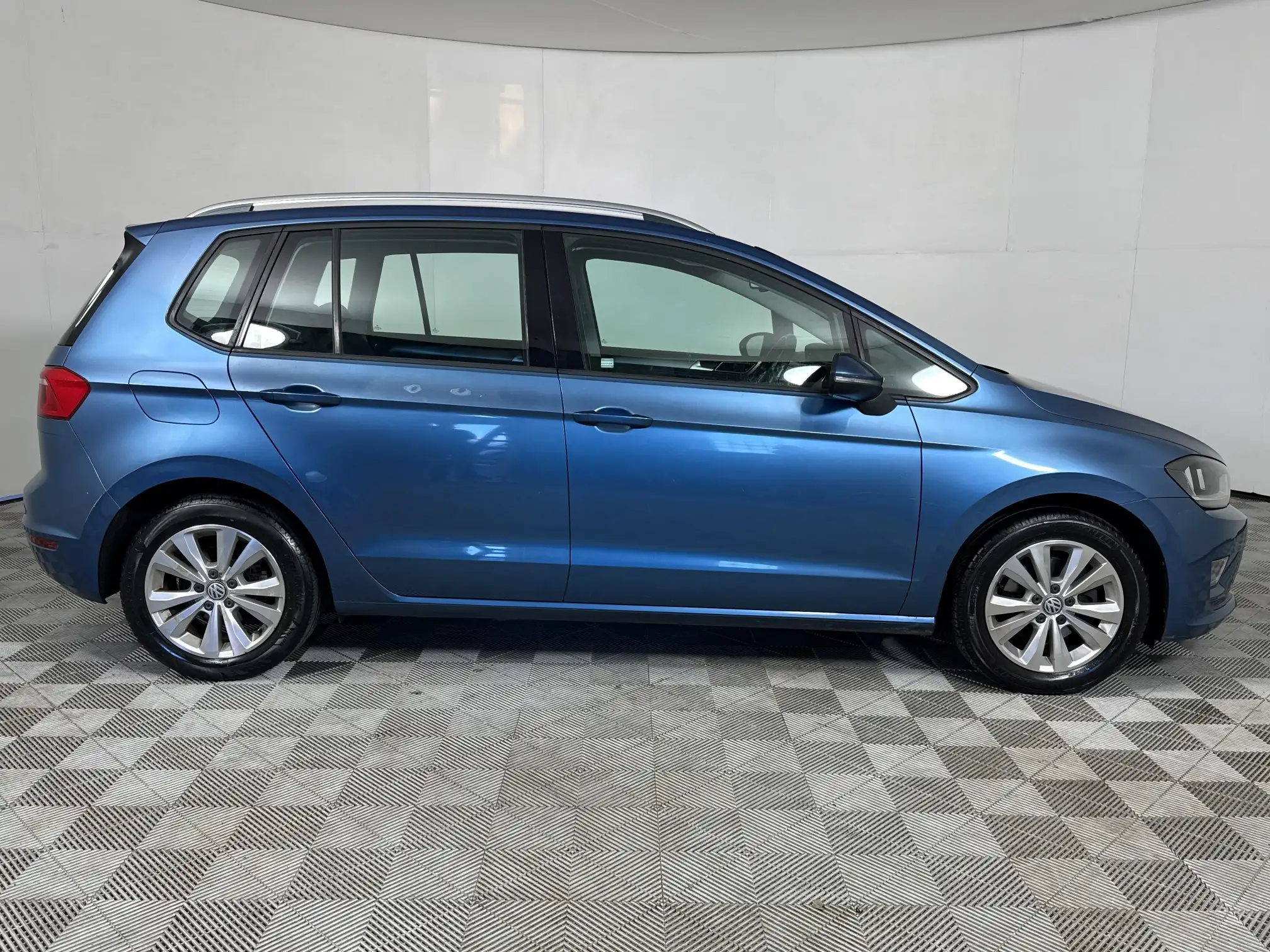 Volkswagen Golf SV