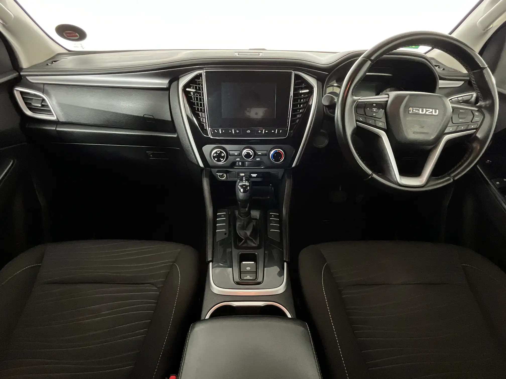 Isuzu MU-X
