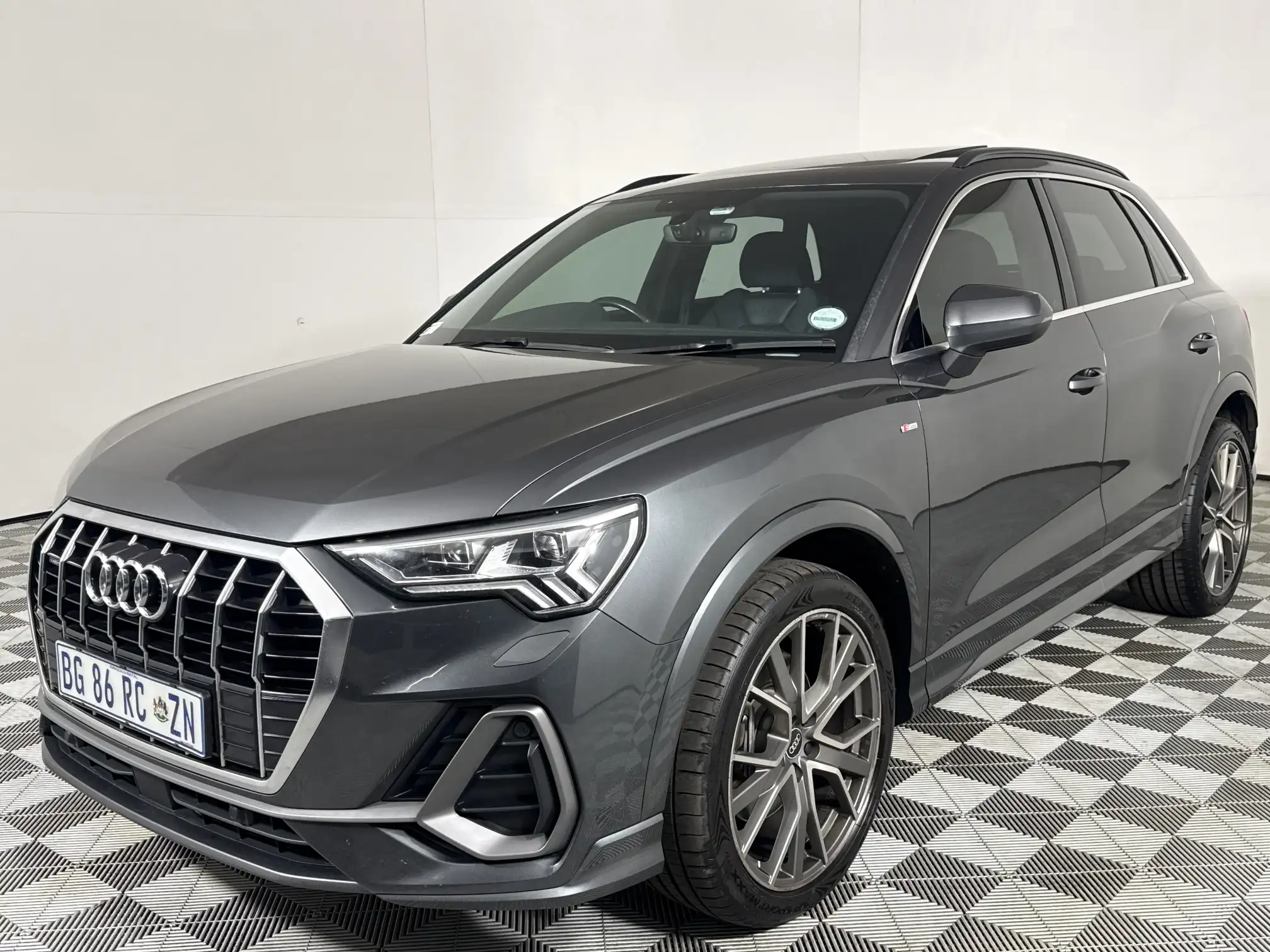 2022 Audi Q3