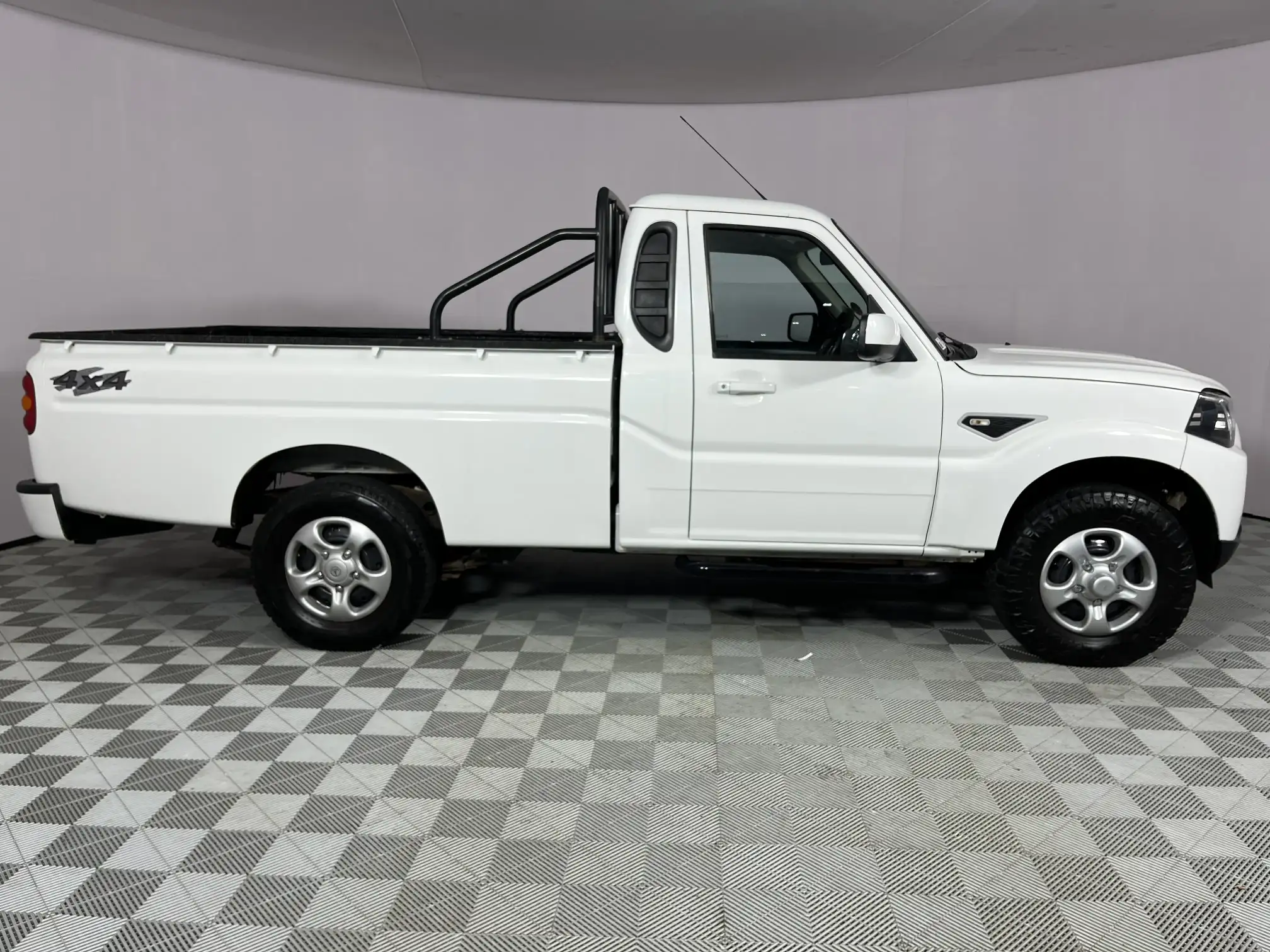 Mahindra PIK UP