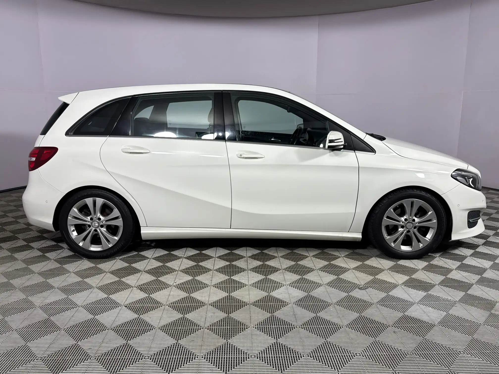 Mercedes-Benz B Class