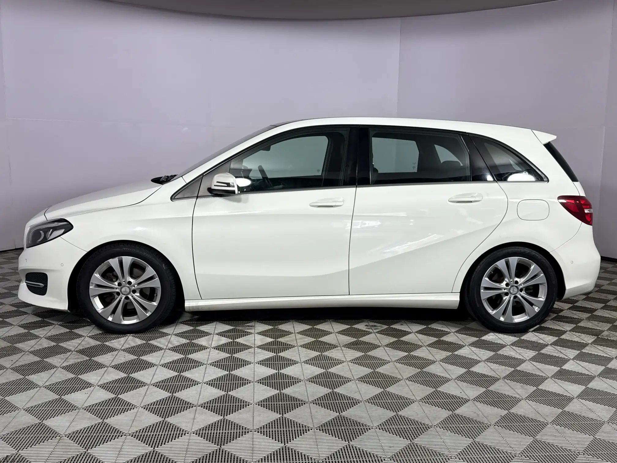 Mercedes-Benz B Class