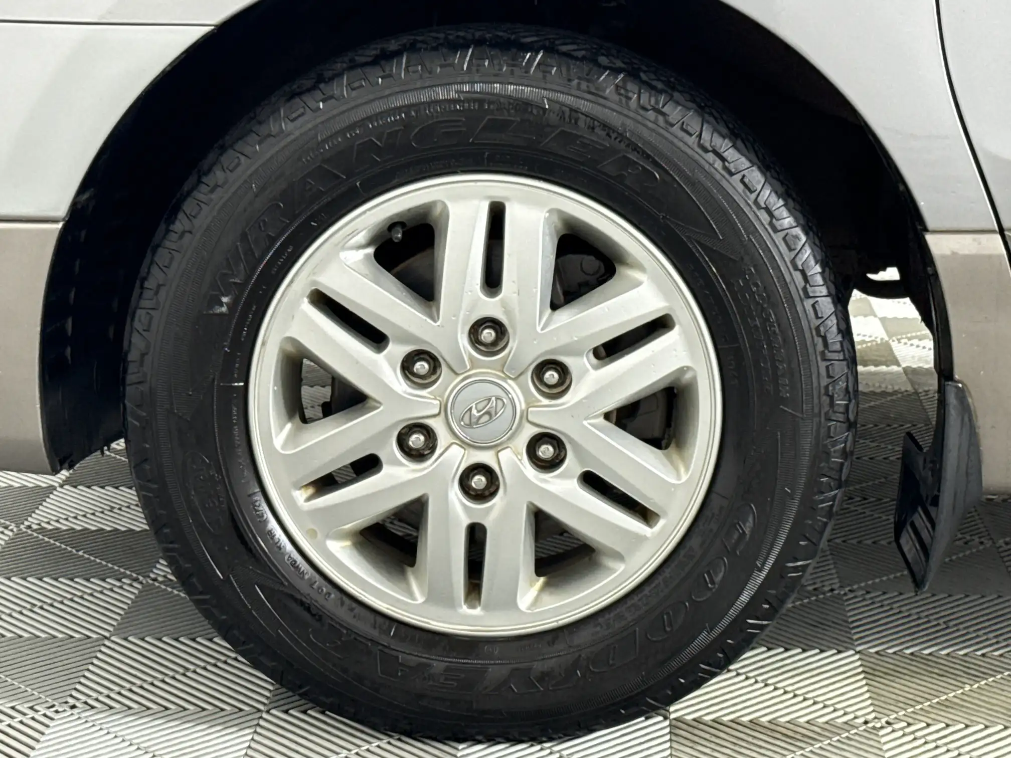 Hyundai H-1