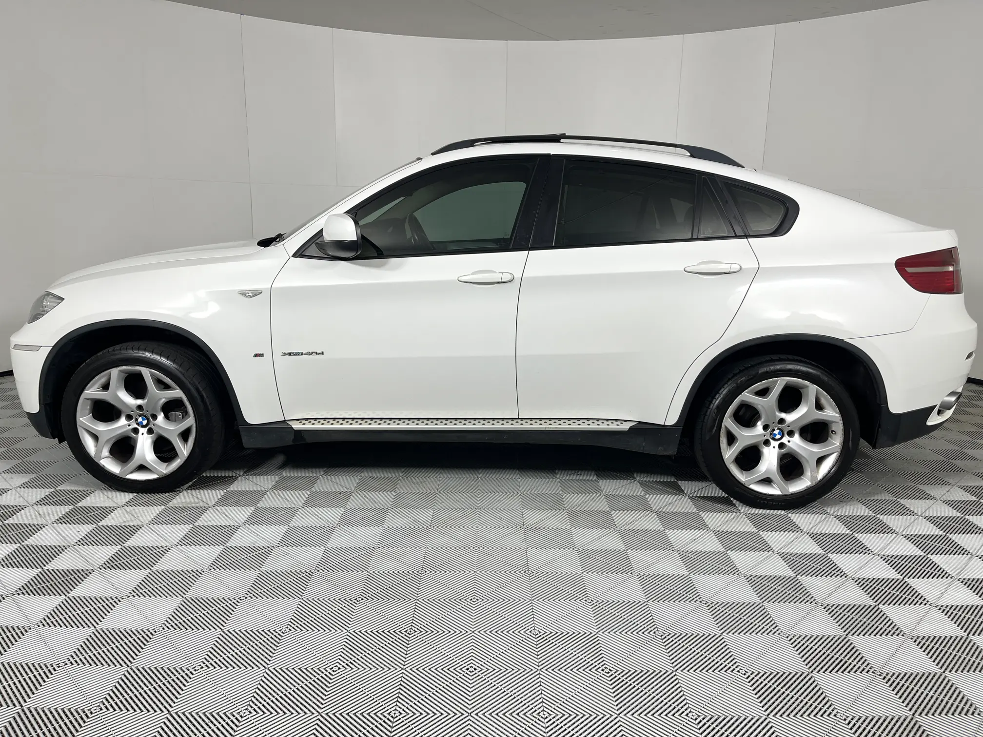 Used 2010 BMW X6 xDrive40d Exclusive for sale | WeBuyCars