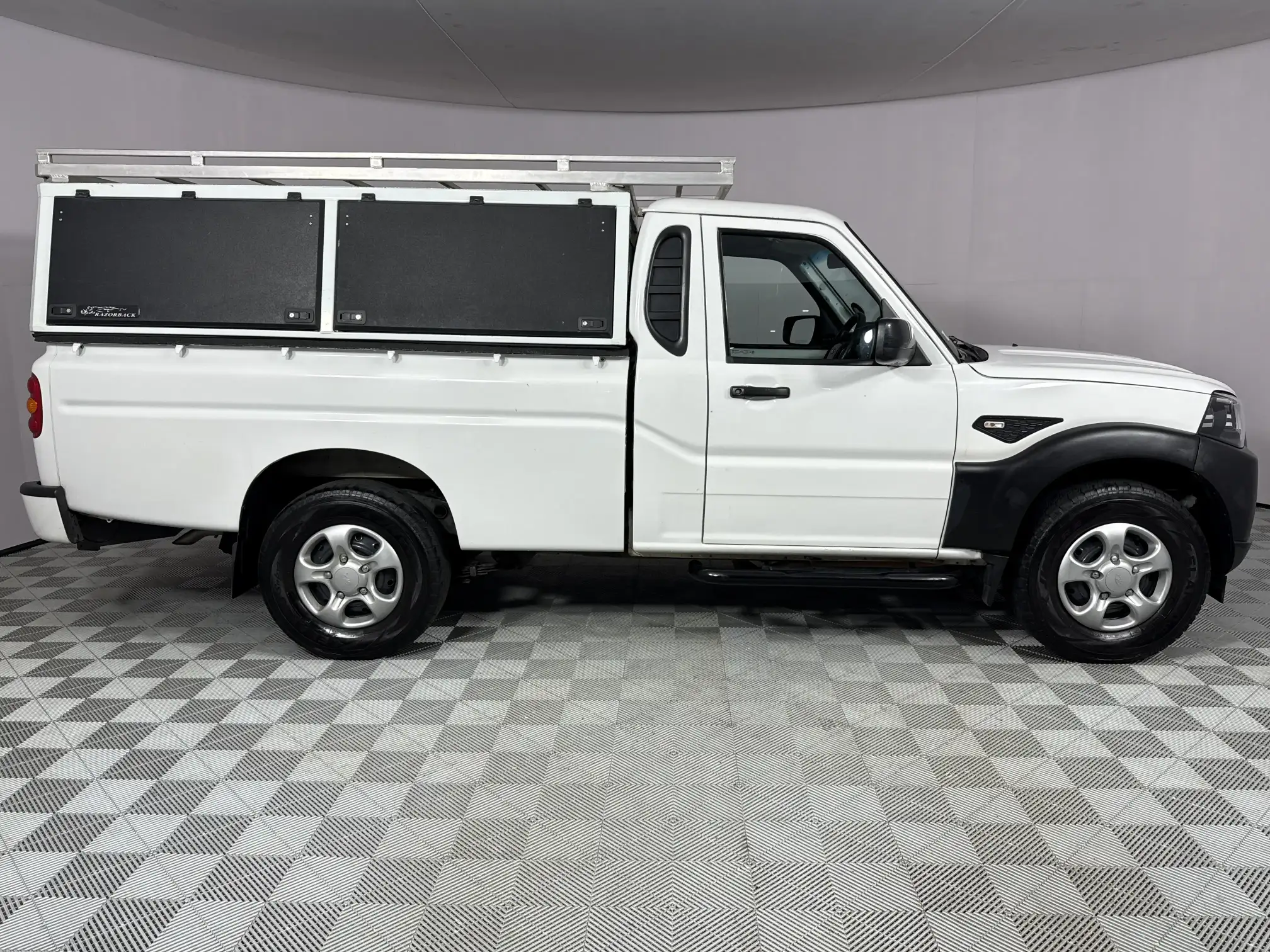 Mahindra PIK UP