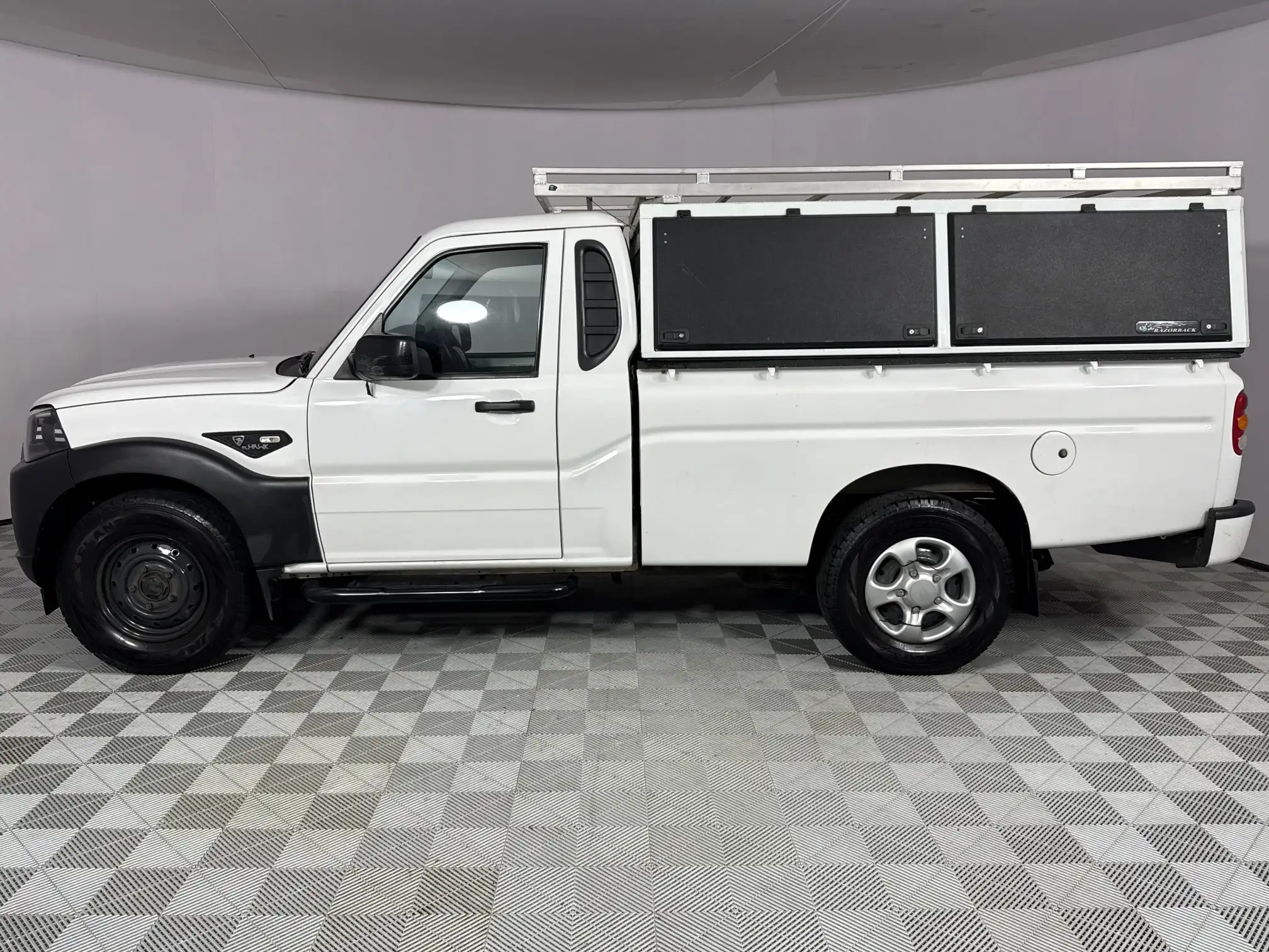 Mahindra PIK UP